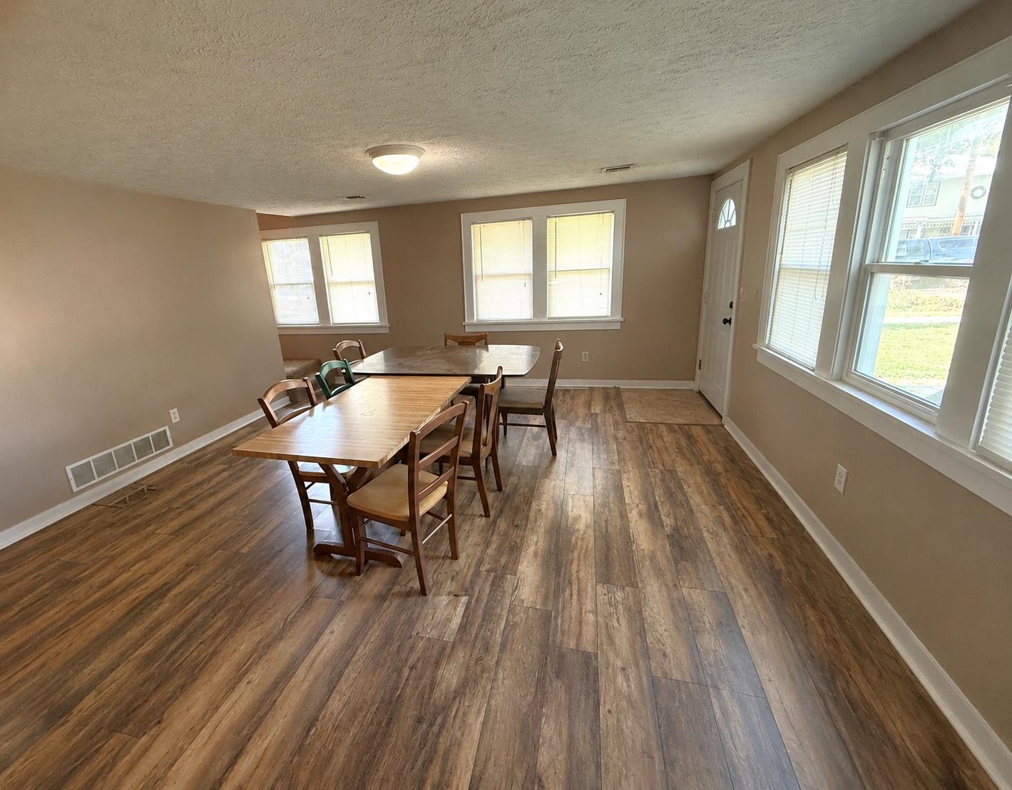 367 W Jewell Ave Property Photo 8