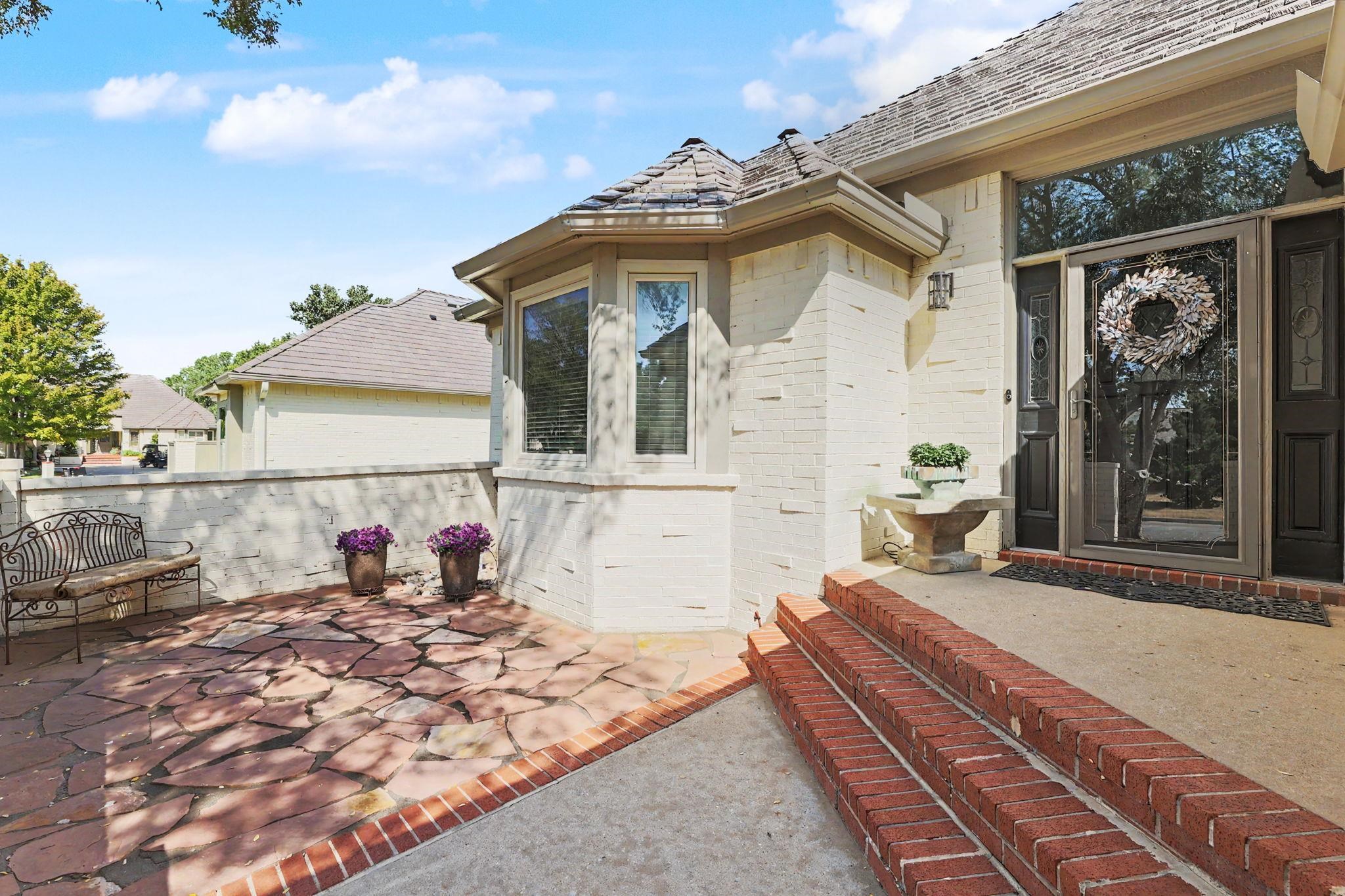 9426 E Woodspring Property Photo 3