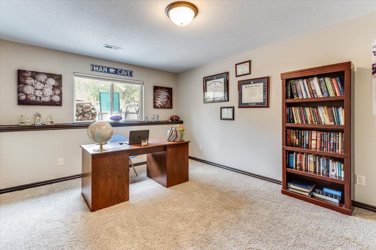 1656 S Logan Pass Property Photo 27