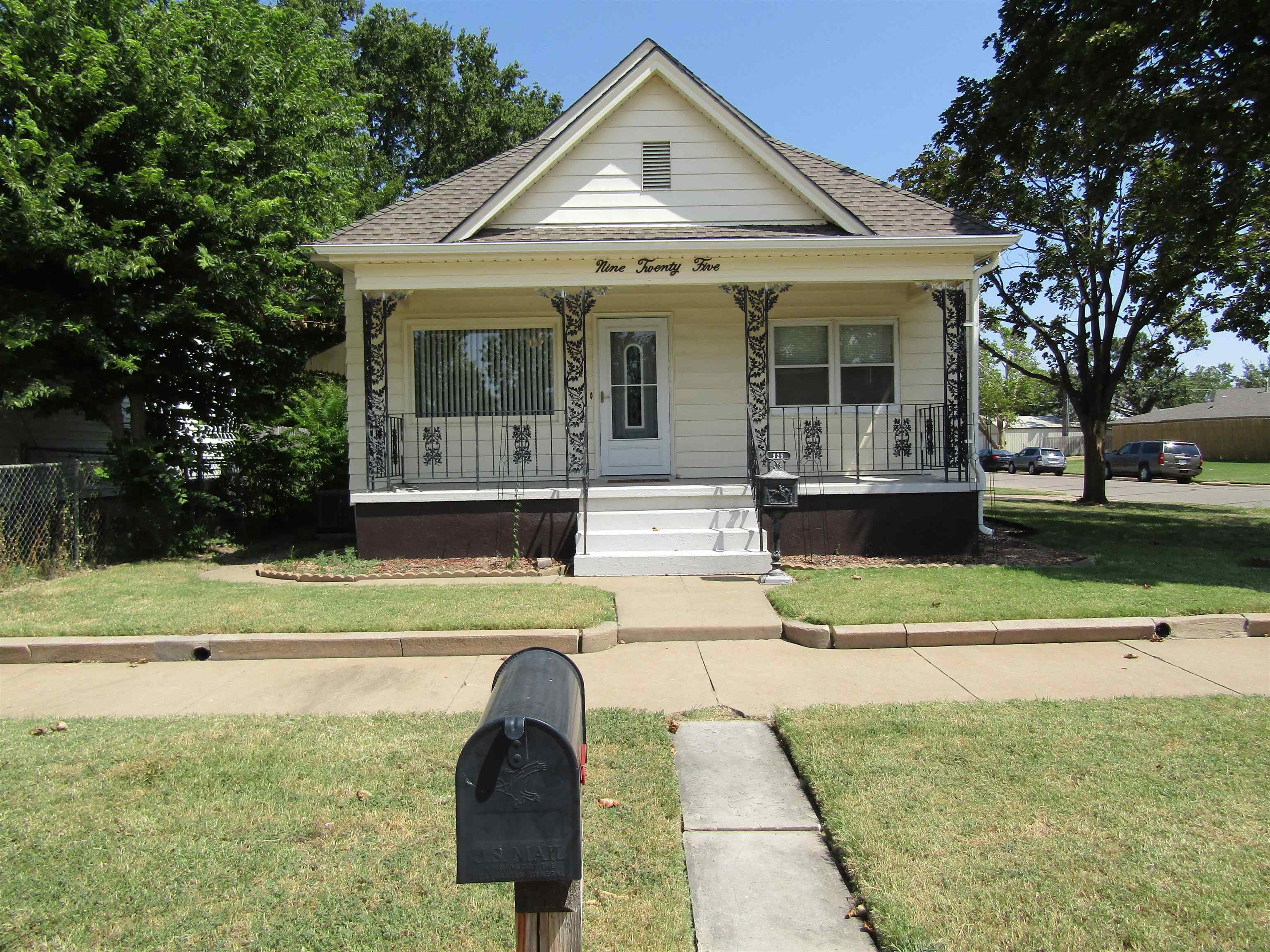 925 Johnstown Ave. Property Photo 1