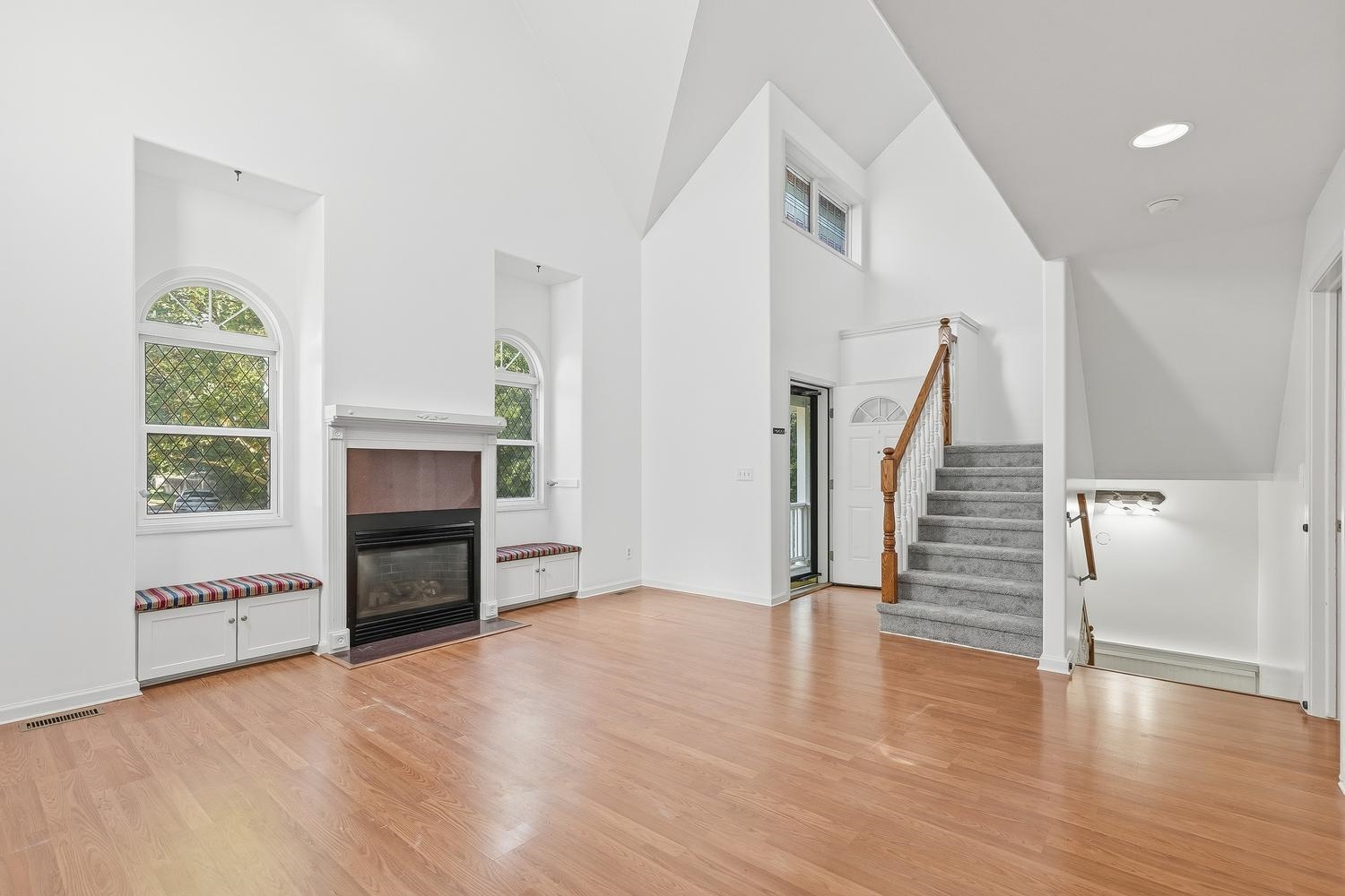 601 Scott St Property Photo 5