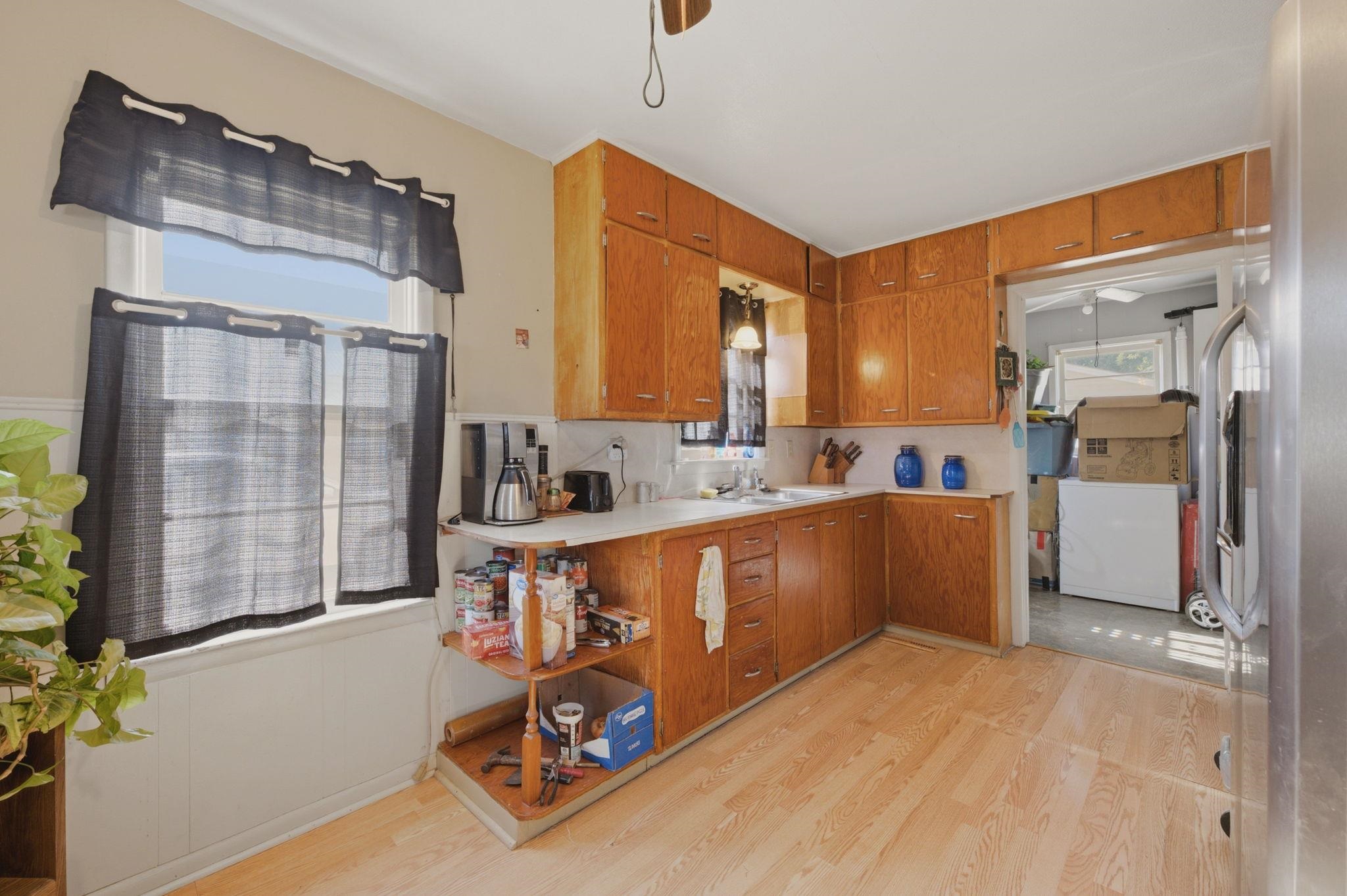 217 W Chicago Ave Property Photo 10