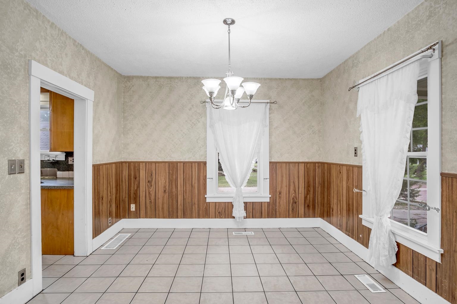 107 Sw 3rd Property Photo 12