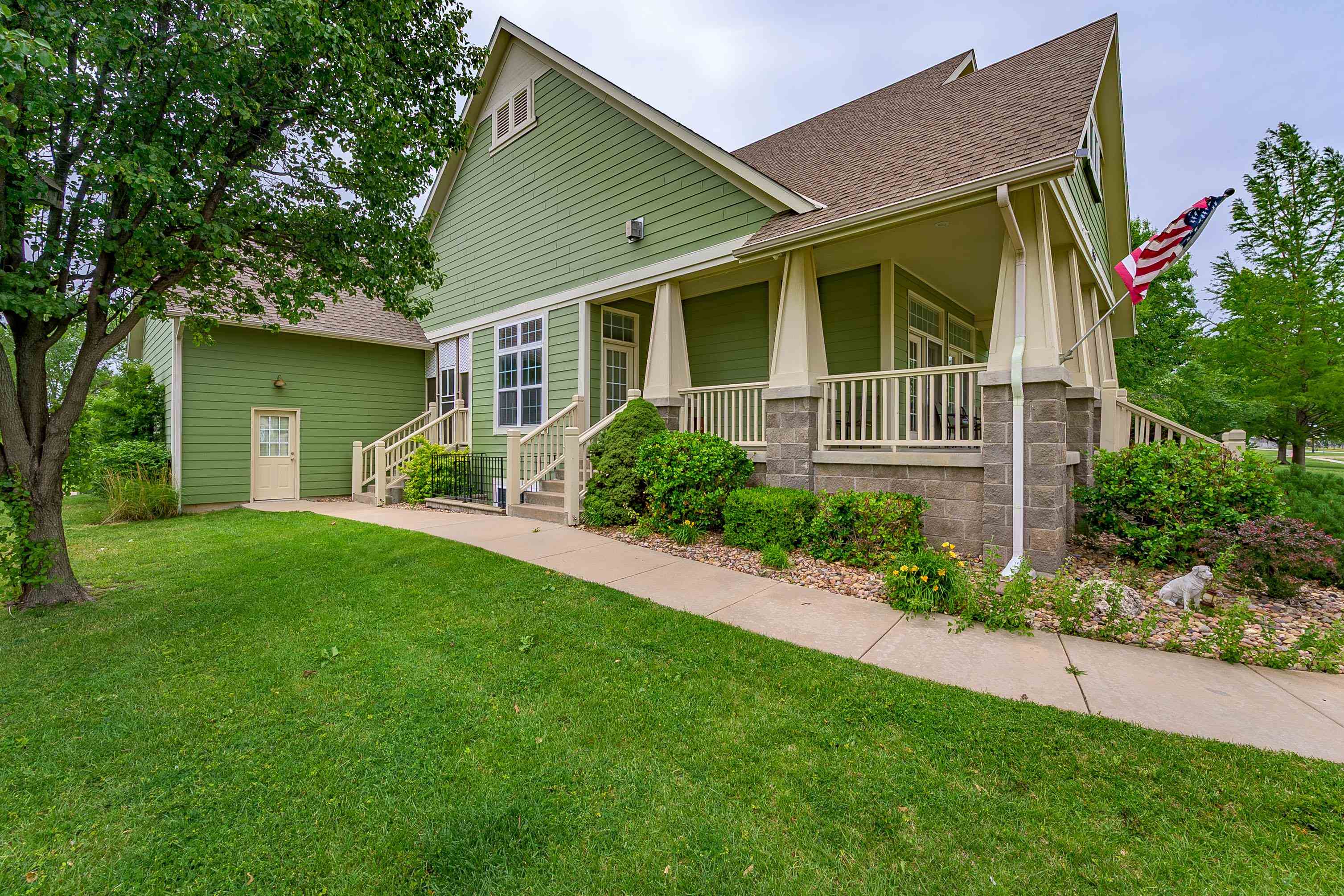 5155 N Saint James St Property Photo 3