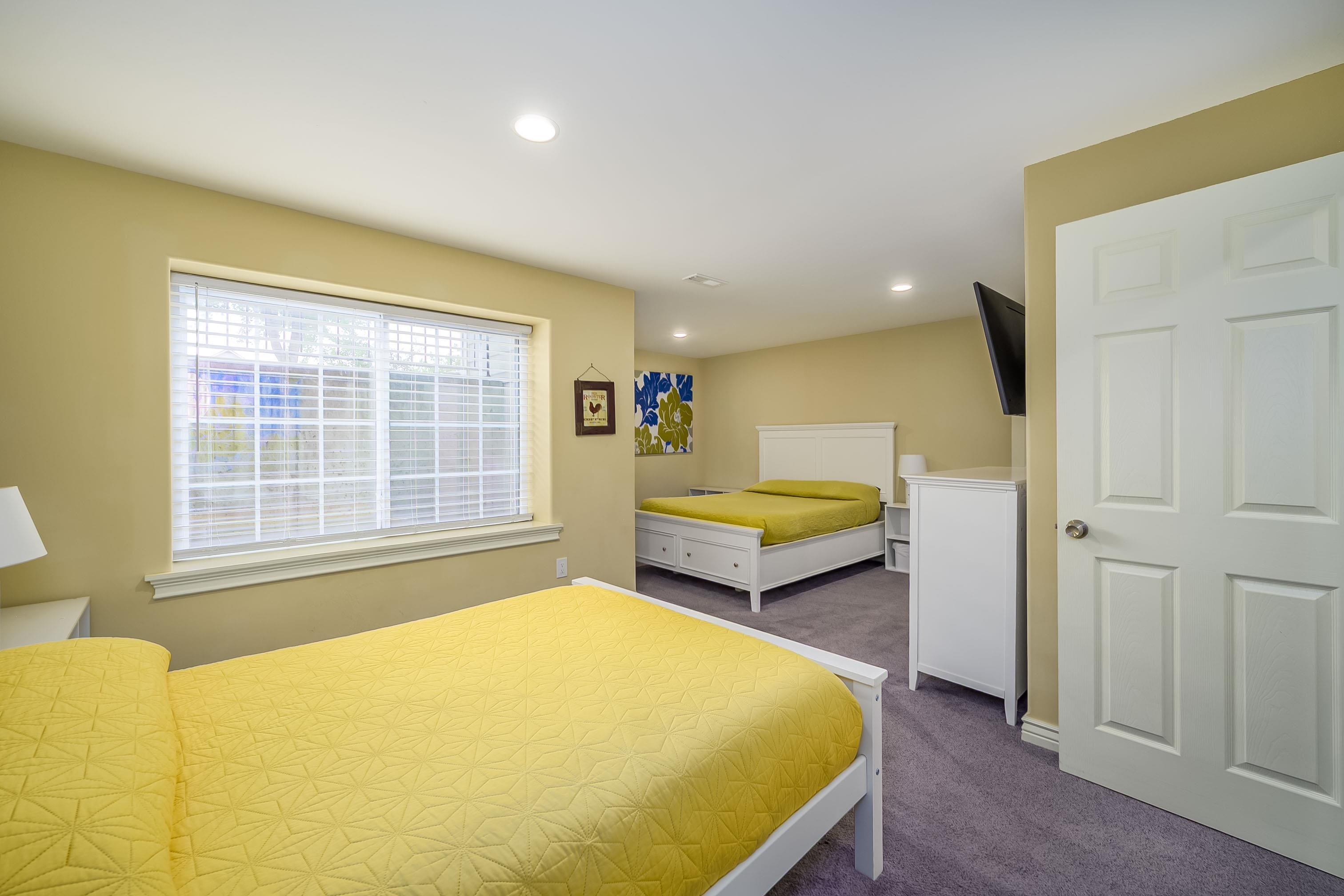 5155 N Saint James St Property Photo 12