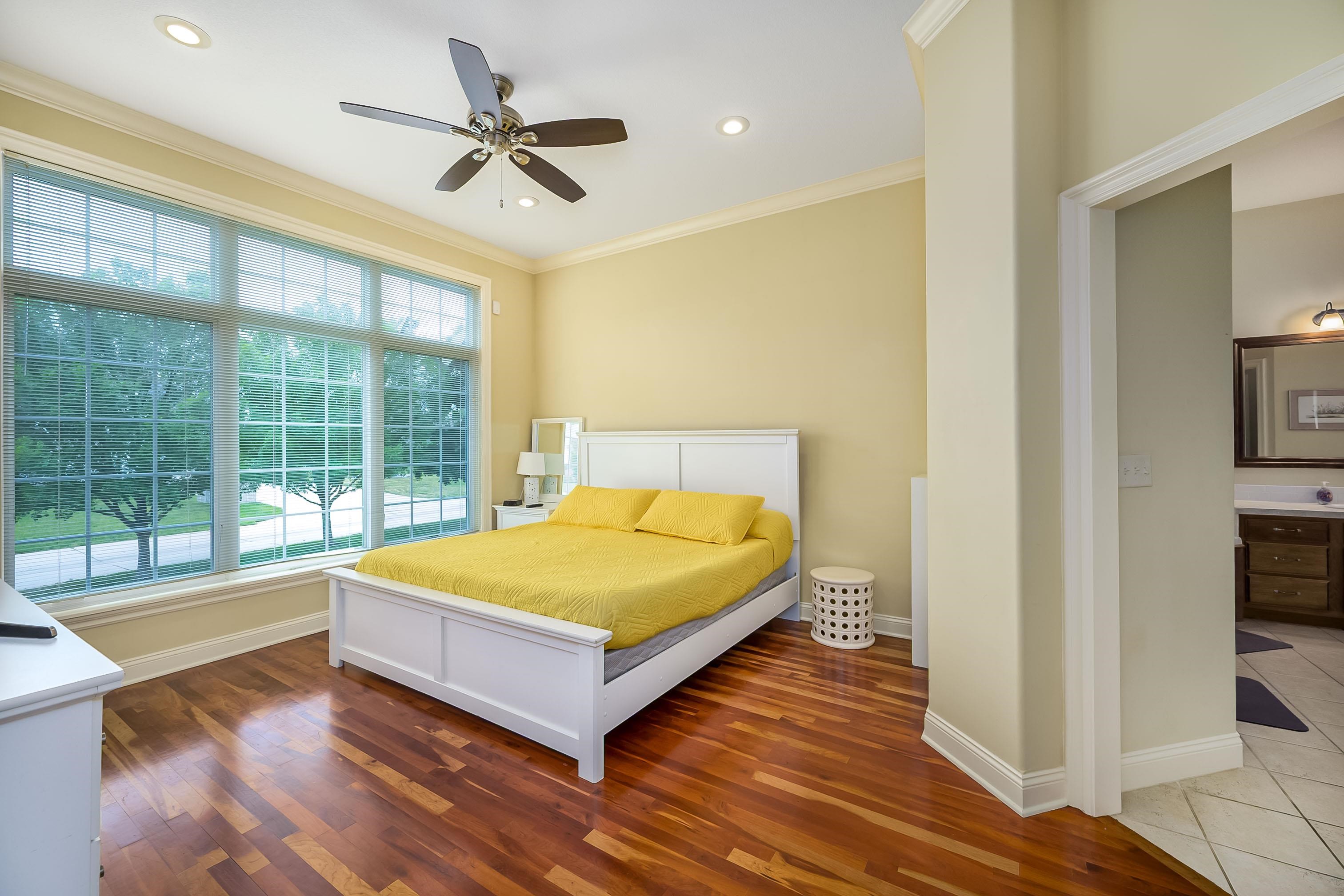 5155 N Saint James St Property Photo 15
