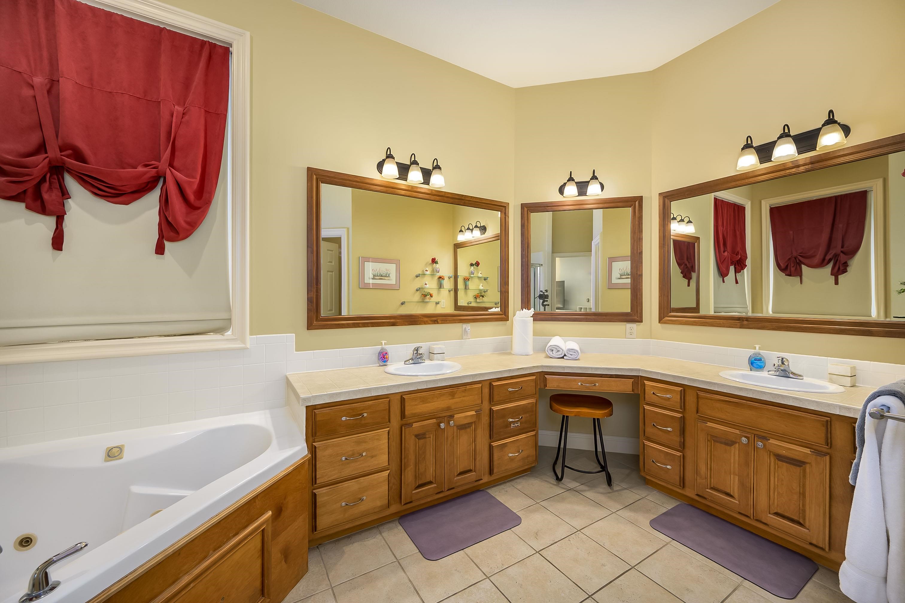 5155 N Saint James St Property Photo 16