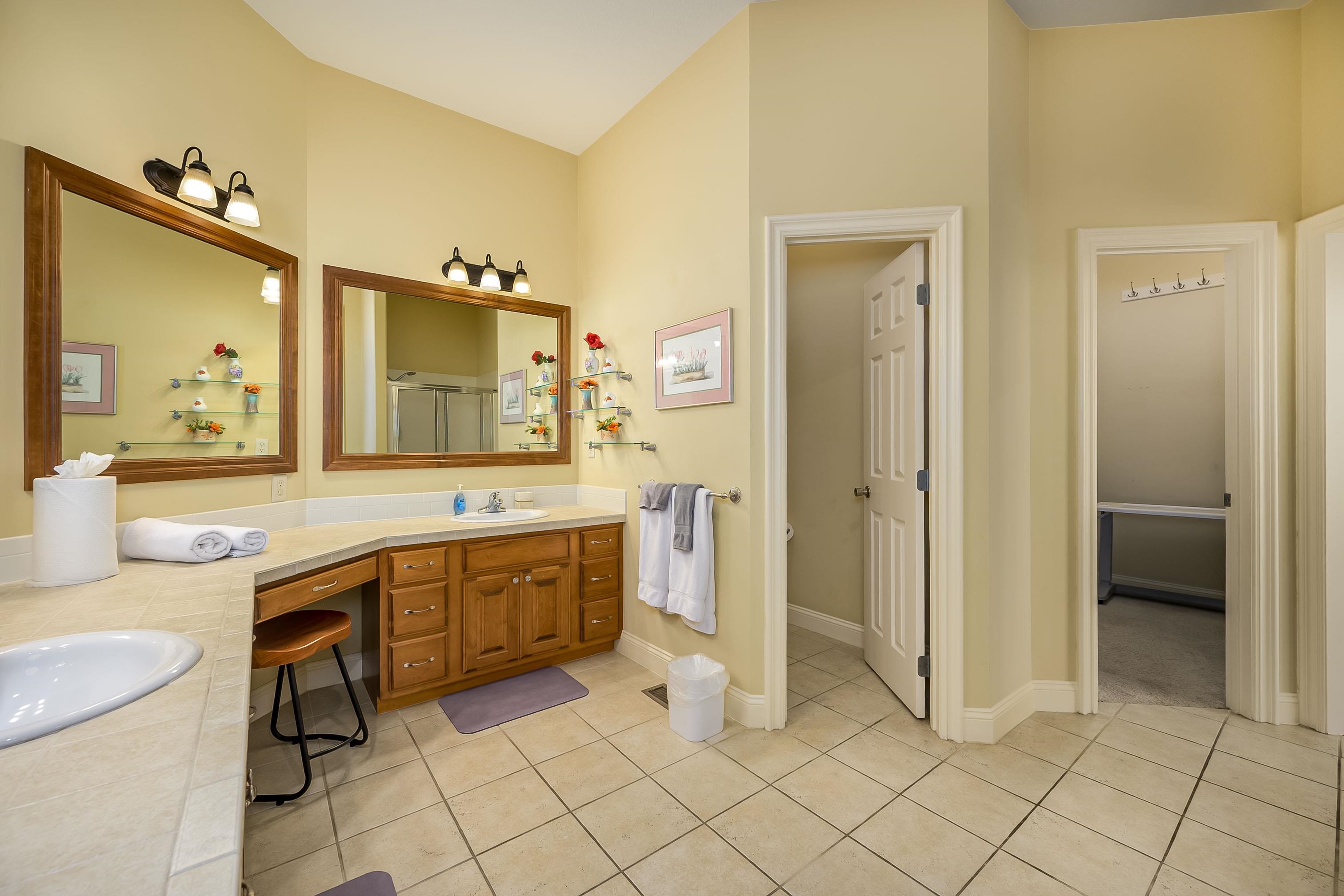 5155 N Saint James St Property Photo 17