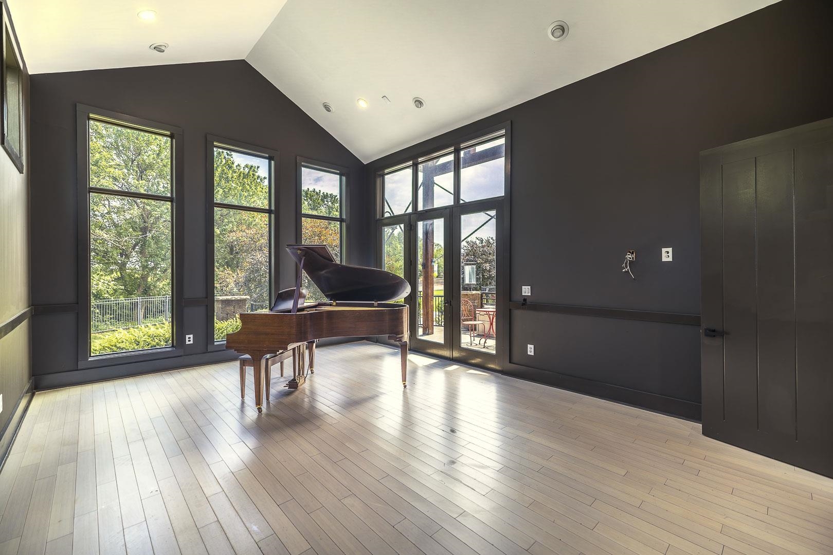 11026 W Hollywood Property Photo 18