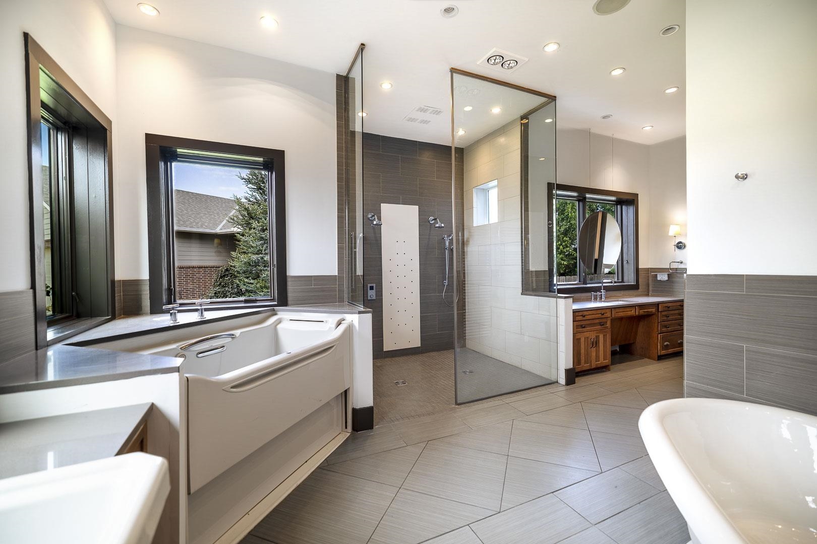 11026 W Hollywood Property Photo 23