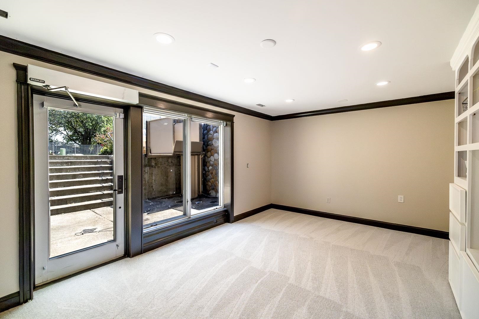 11026 W Hollywood Property Photo 30