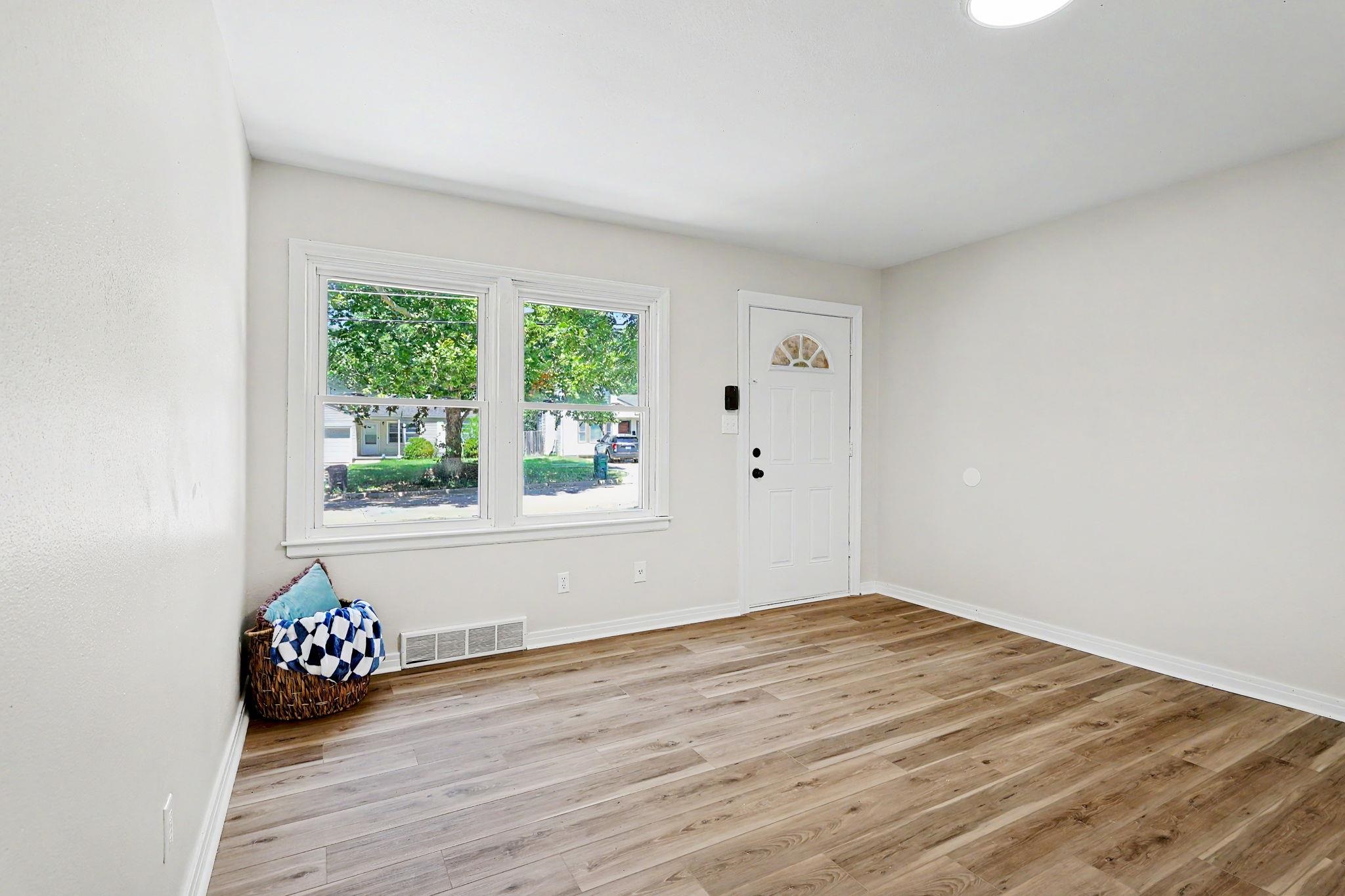 5811 E Skinner Property Photo 4