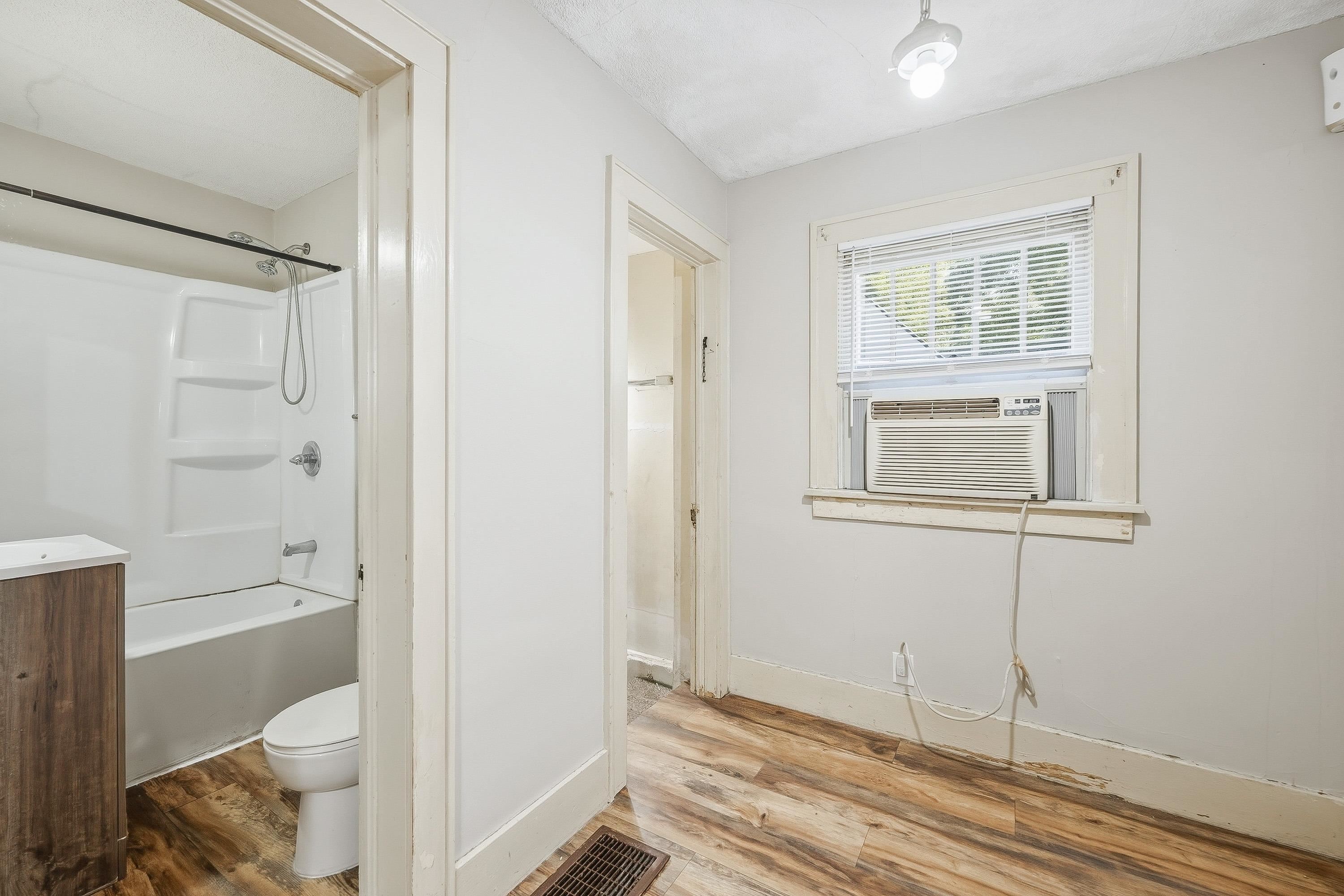 2626 E 13th St N Property Photo 13