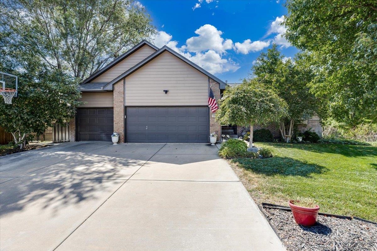 1309 S Summit Cir Property Photo 1