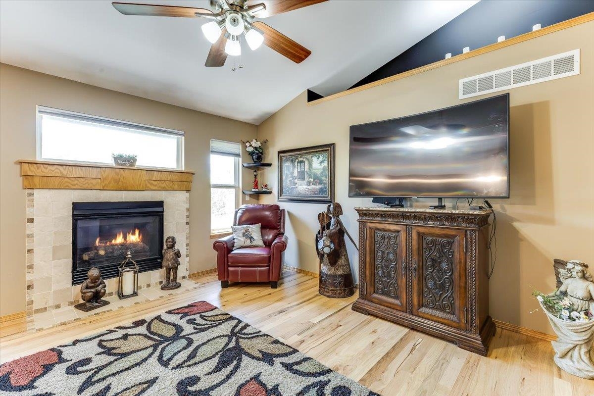 1309 S Summit Cir Property Photo 4