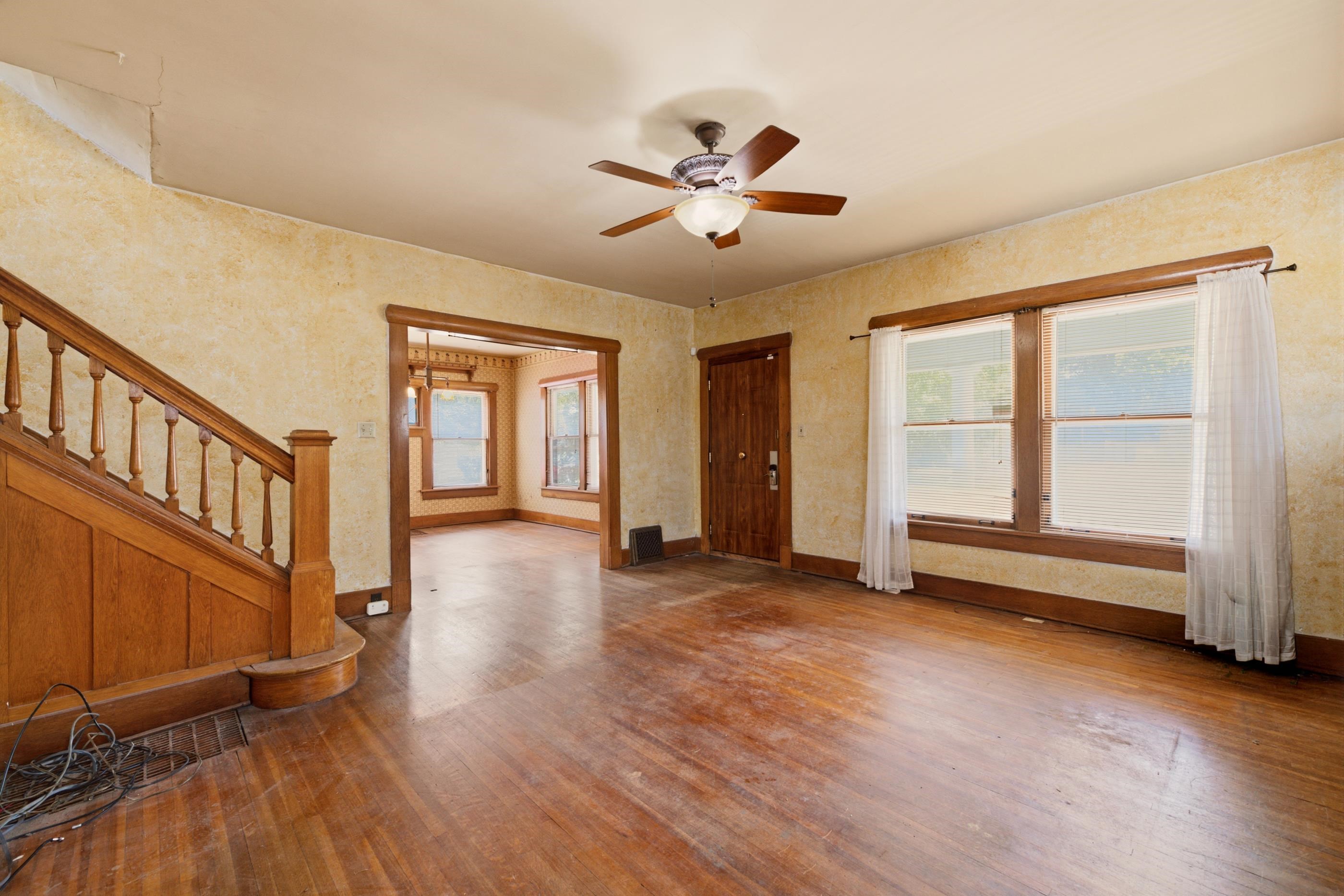 3240 E Country Club Pl Property Photo 2