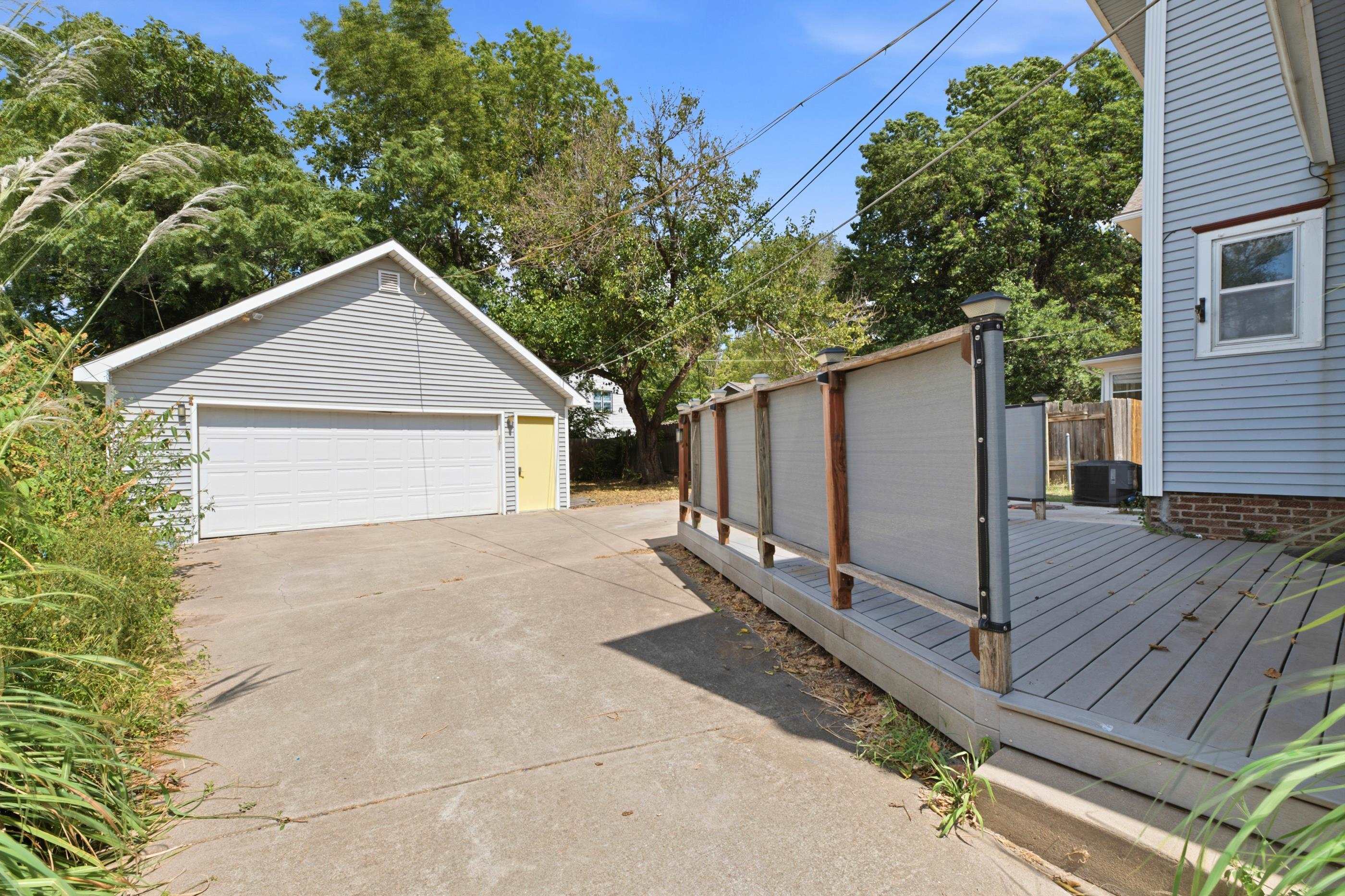 3240 E Country Club Pl Property Photo 5