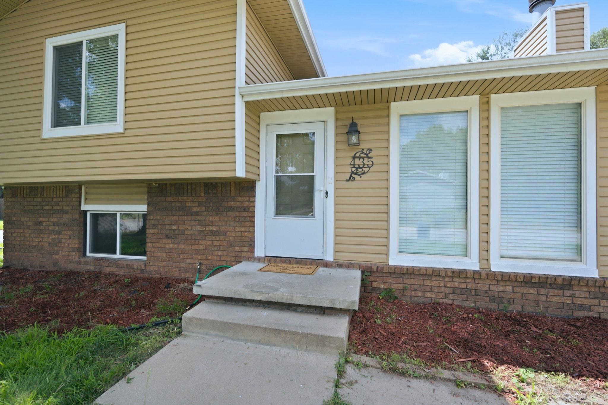435 E Campus St Property Photo 4