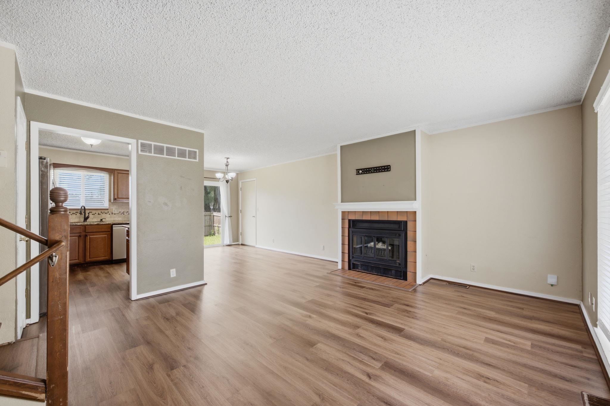 435 E Campus St Property Photo 5