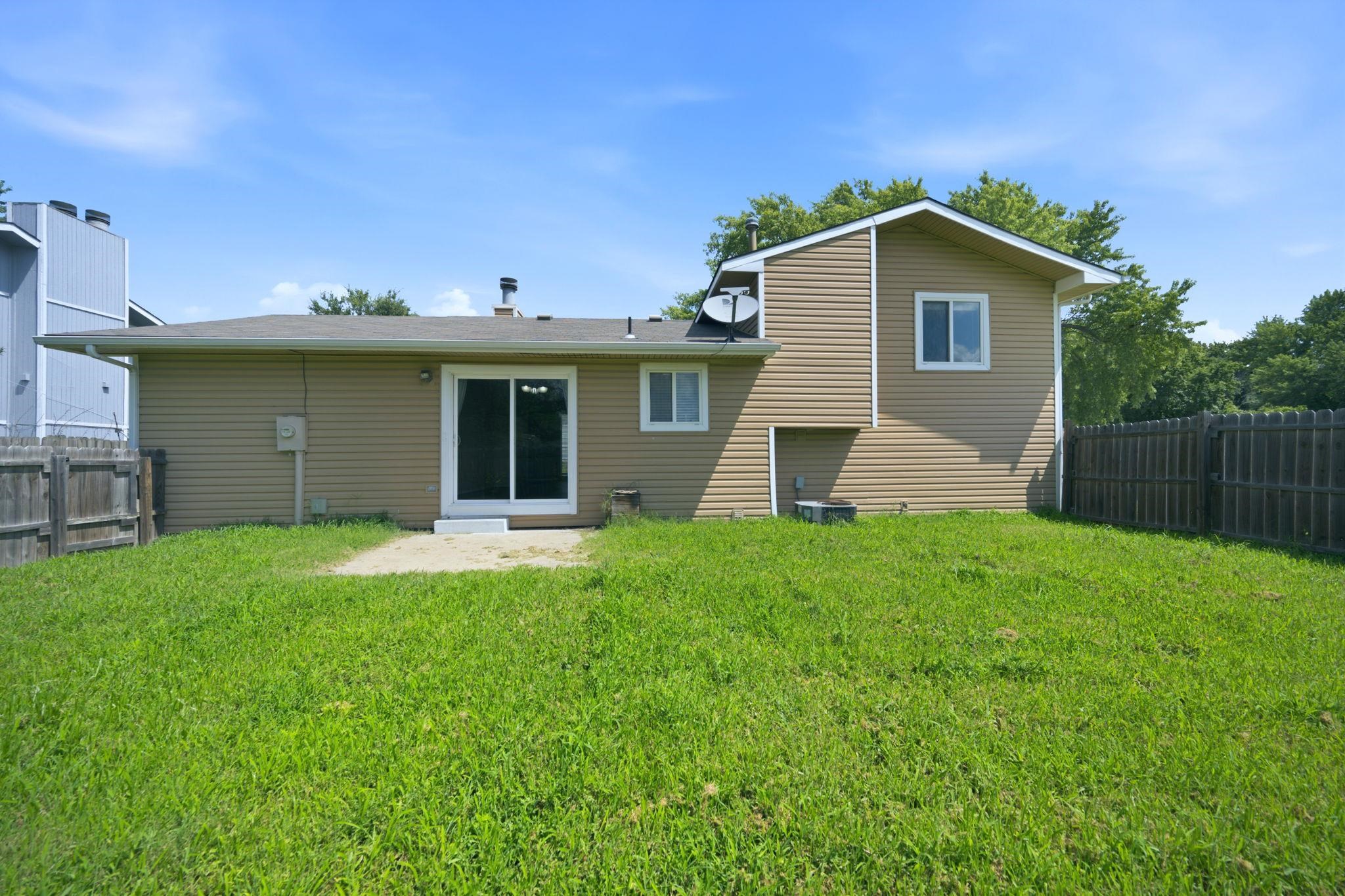 435 E Campus St Property Photo 27