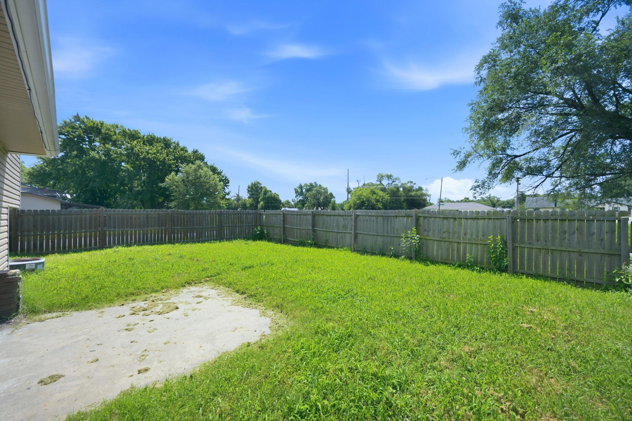 435 E Campus St Property Photo 28