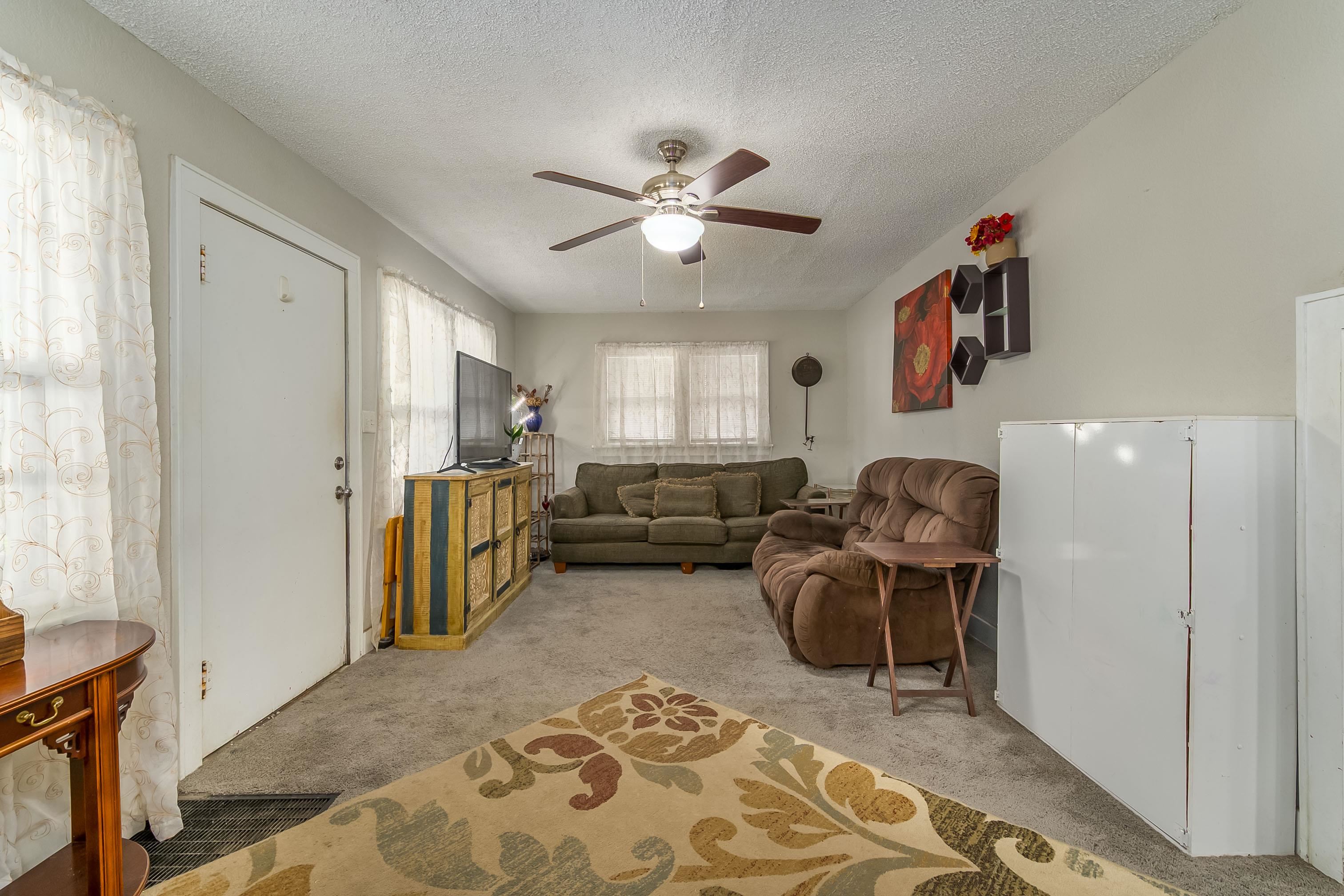 661 N Estelle Ave Property Photo 5
