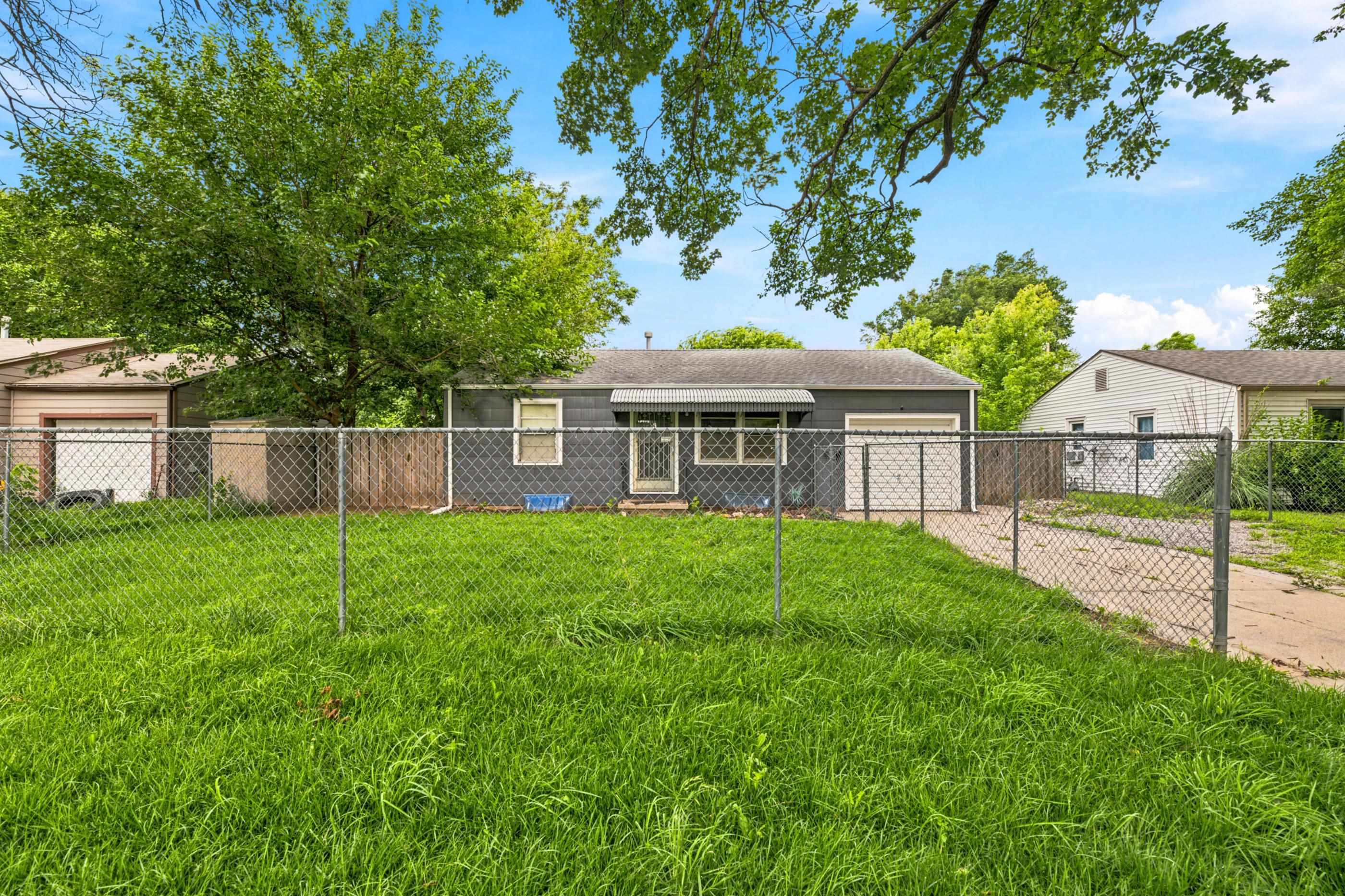 4533 S Oak Ave Property Photo 4