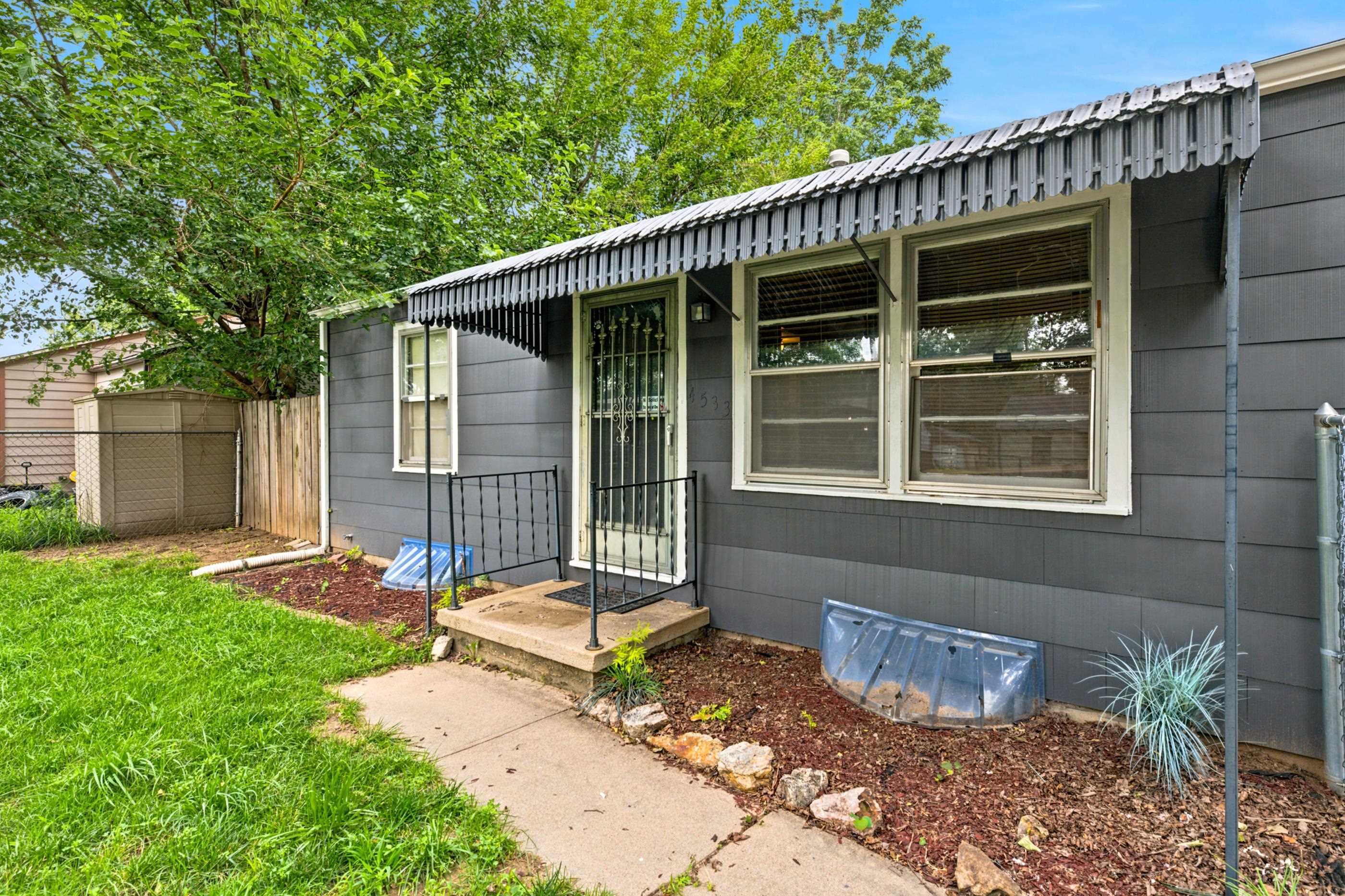 4533 S Oak Ave Property Photo 5