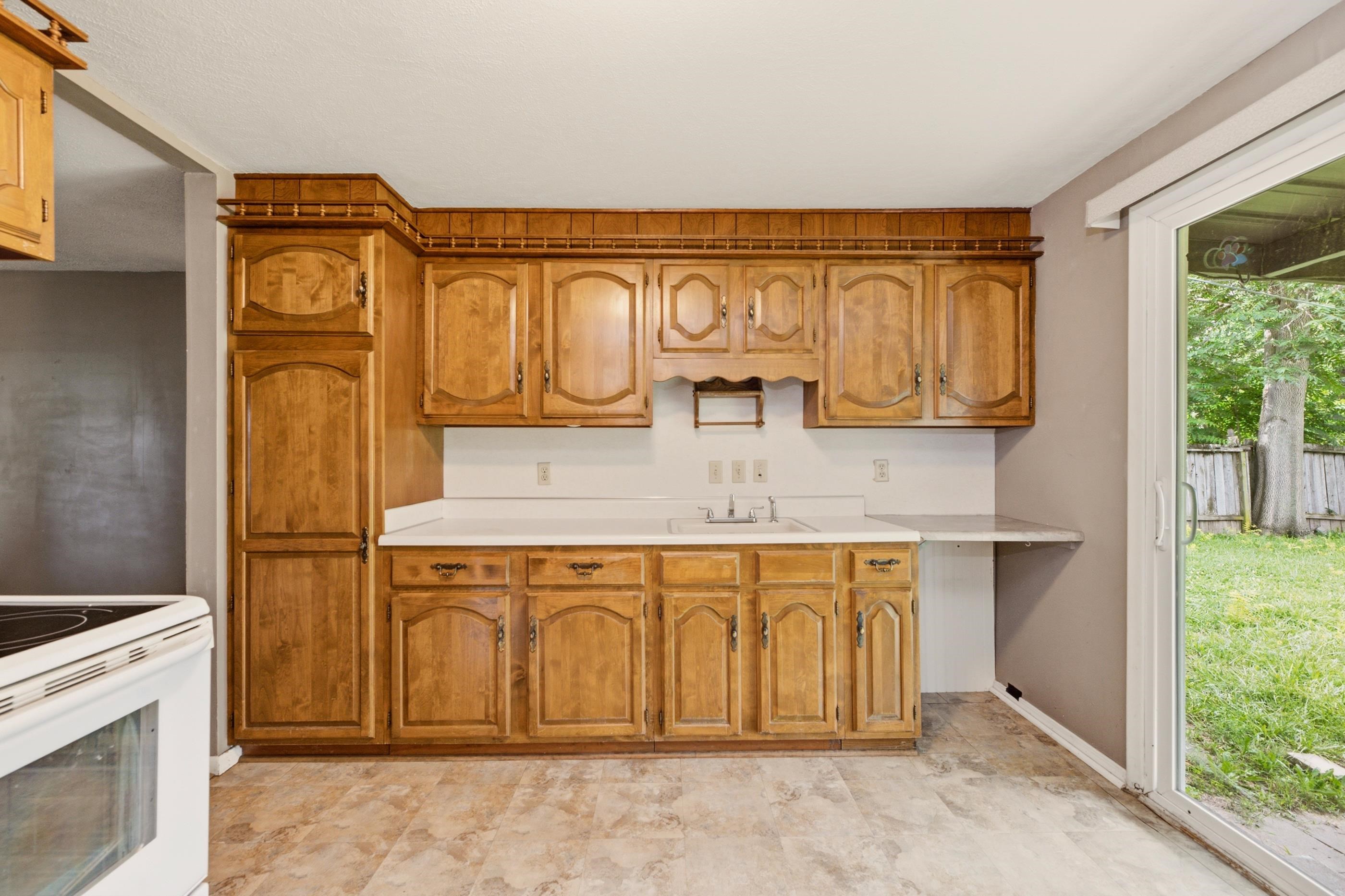 4533 S Oak Ave Property Photo 13