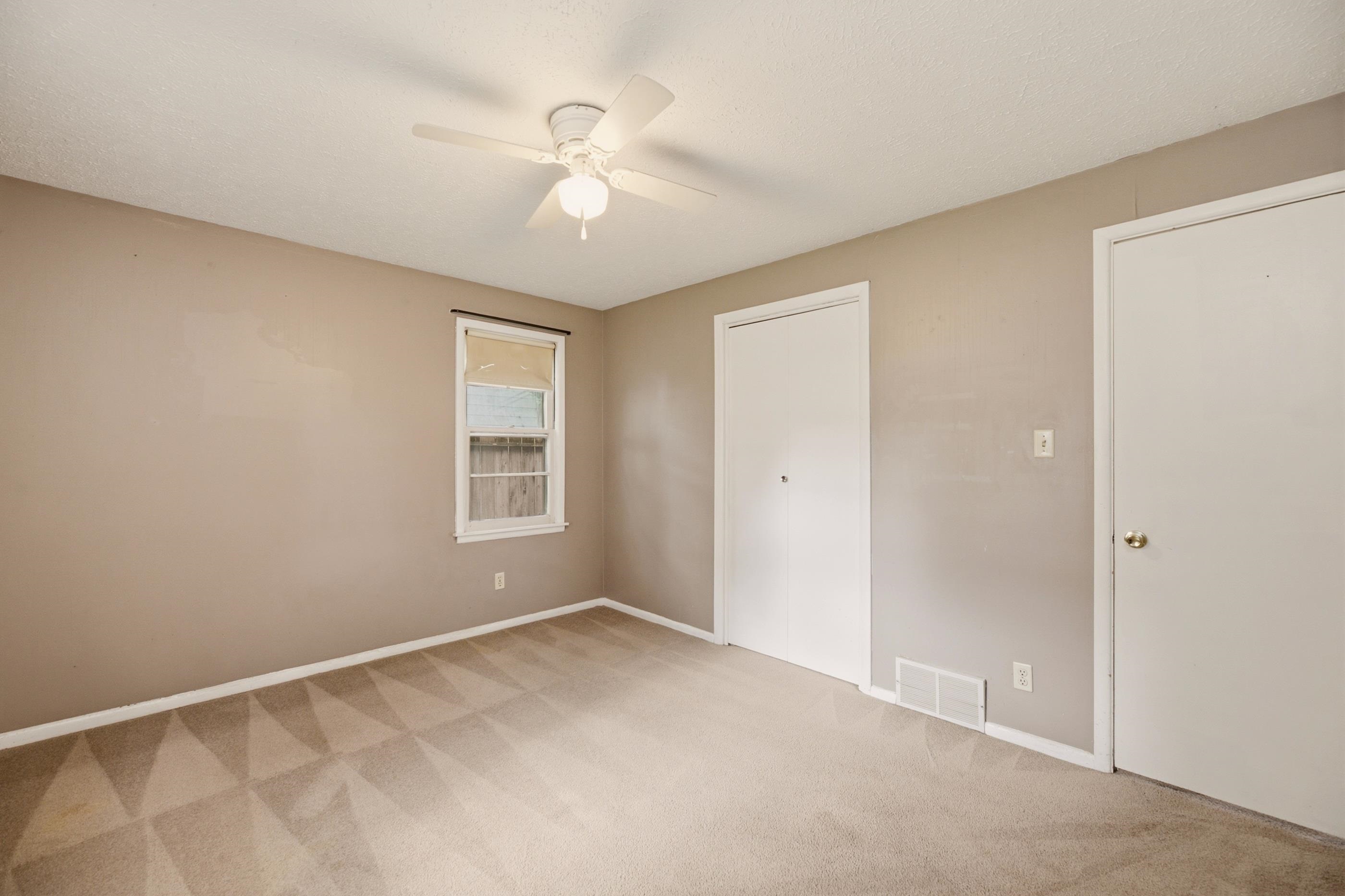 4533 S Oak Ave Property Photo 16