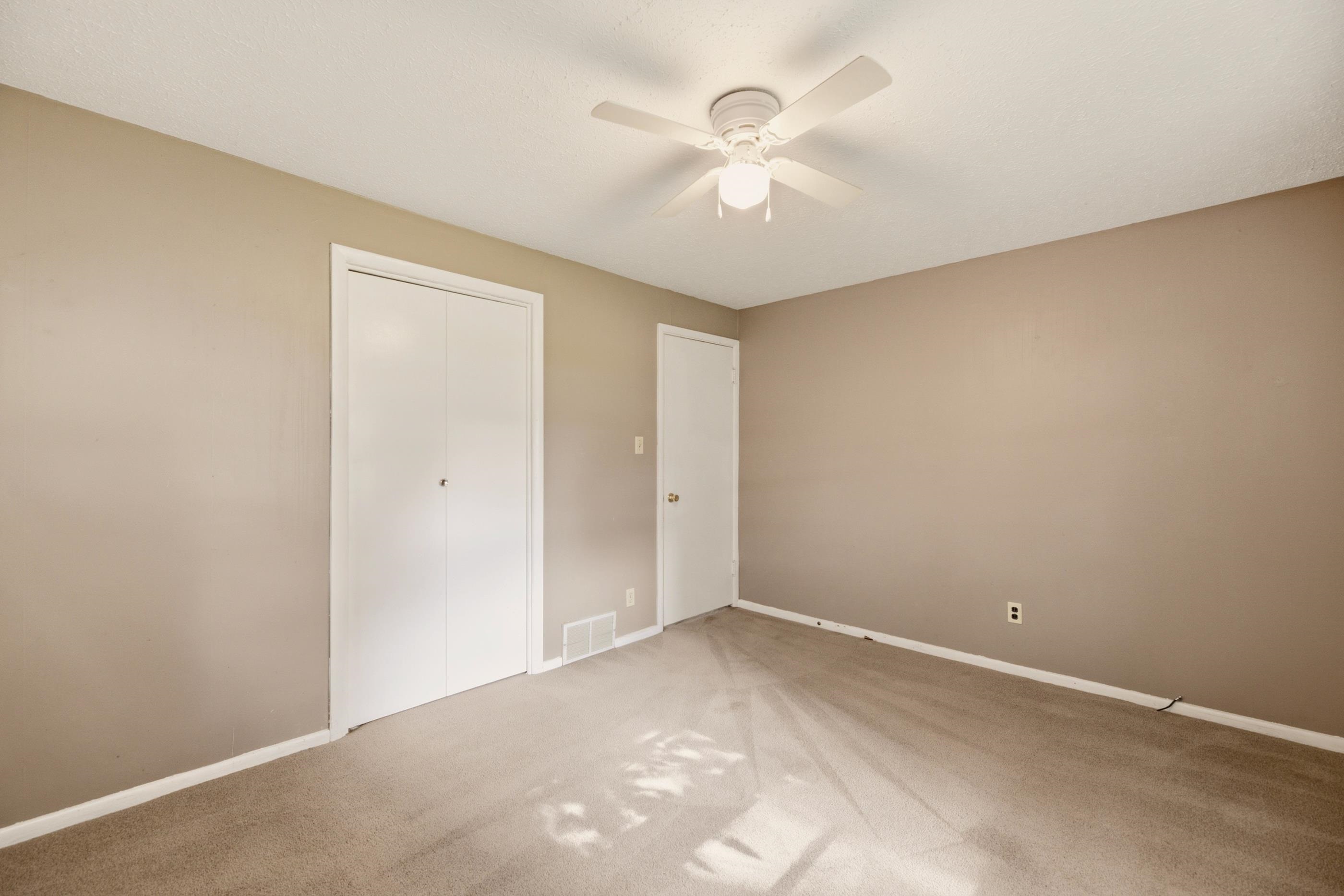 4533 S Oak Ave Property Photo 17