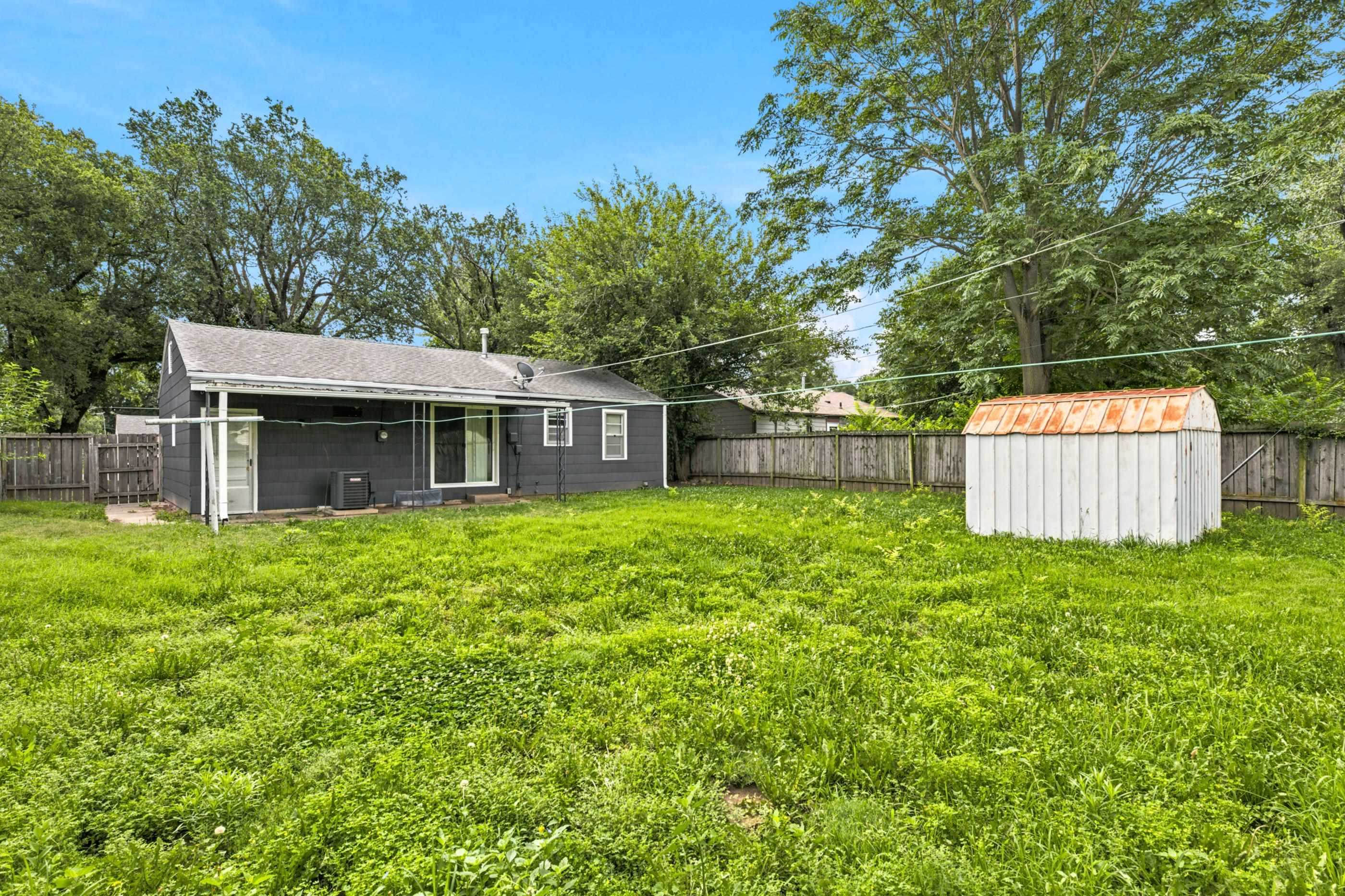 4533 S Oak Ave Property Photo 30