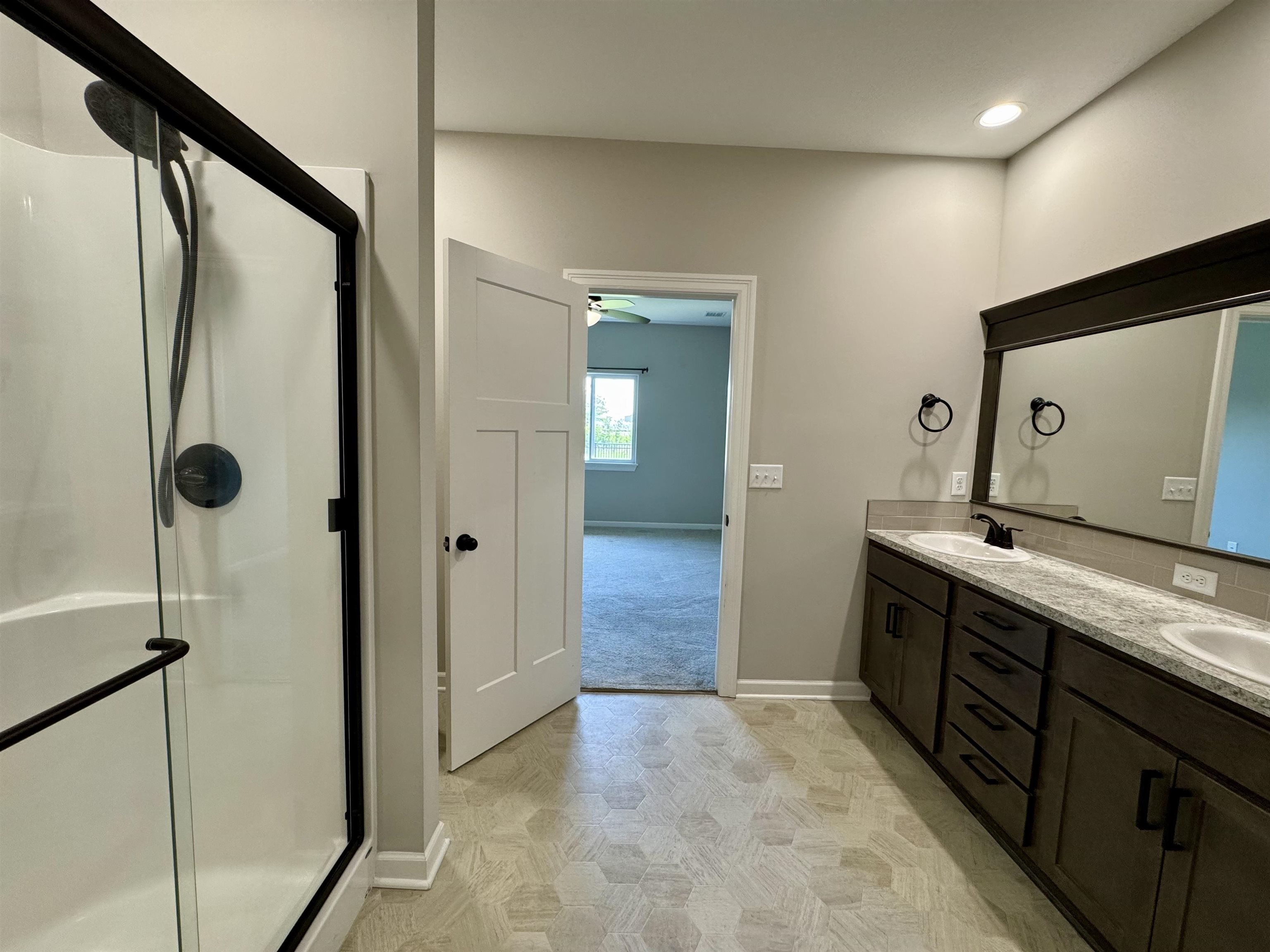896 N Cloverleaf Property Photo 15