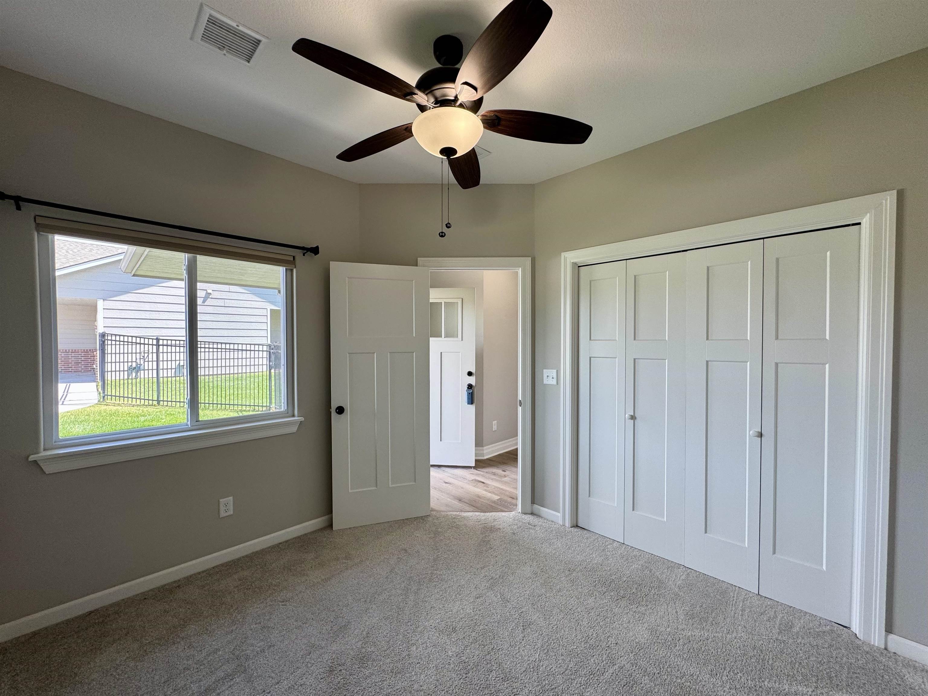 896 N Cloverleaf Property Photo 19