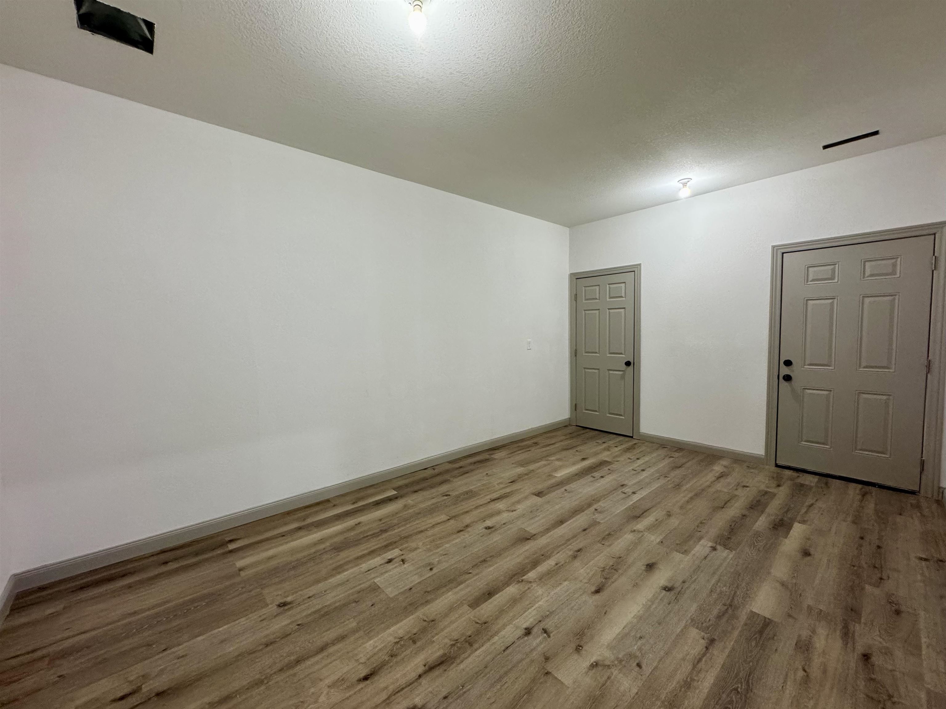896 N Cloverleaf Property Photo 23