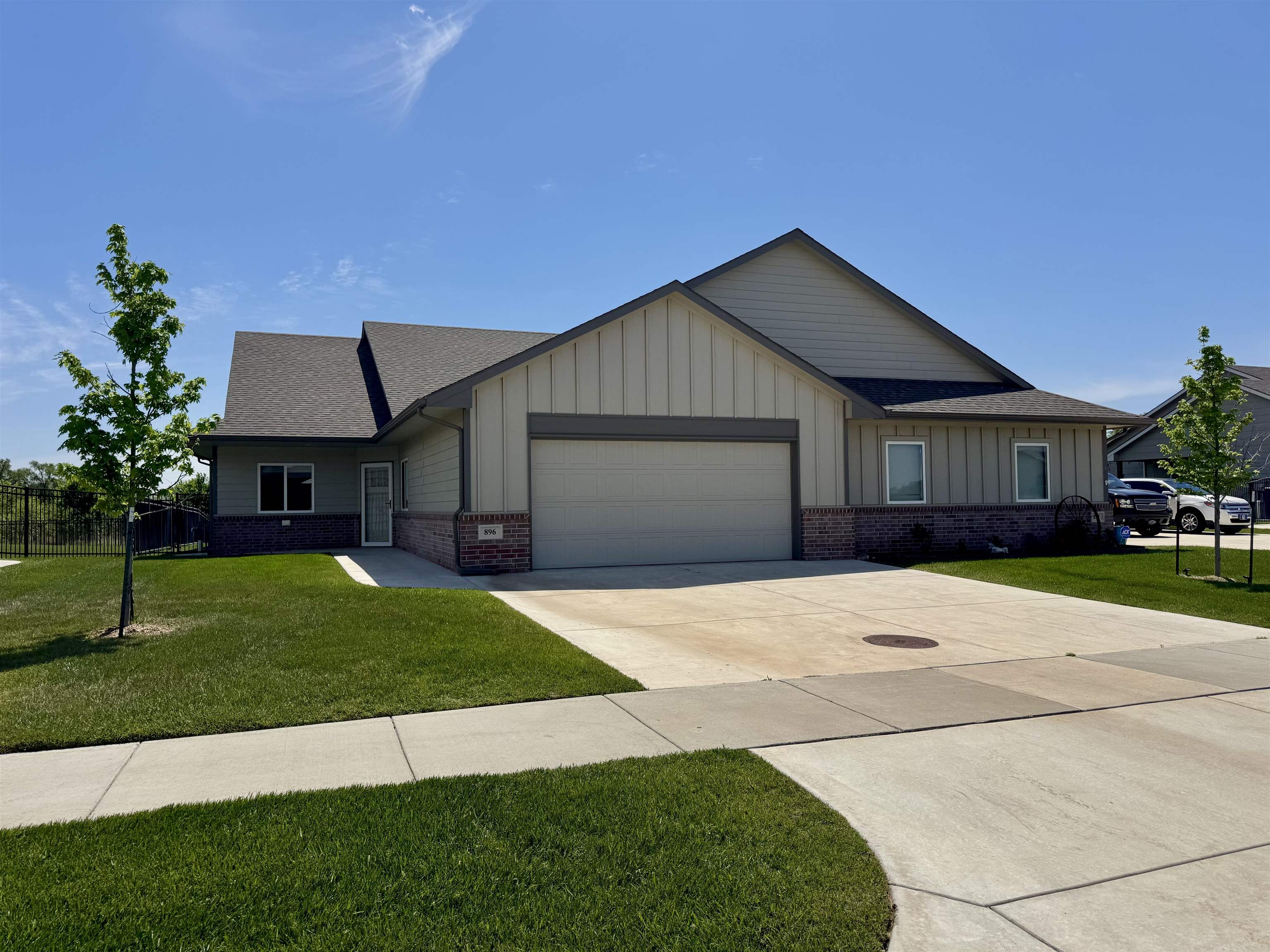 896 N Cloverleaf Property Photo 35