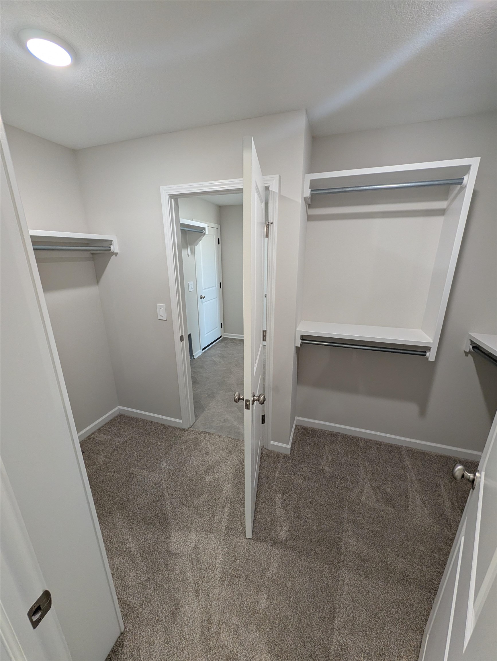 230 Summer Ct Property Photo 5