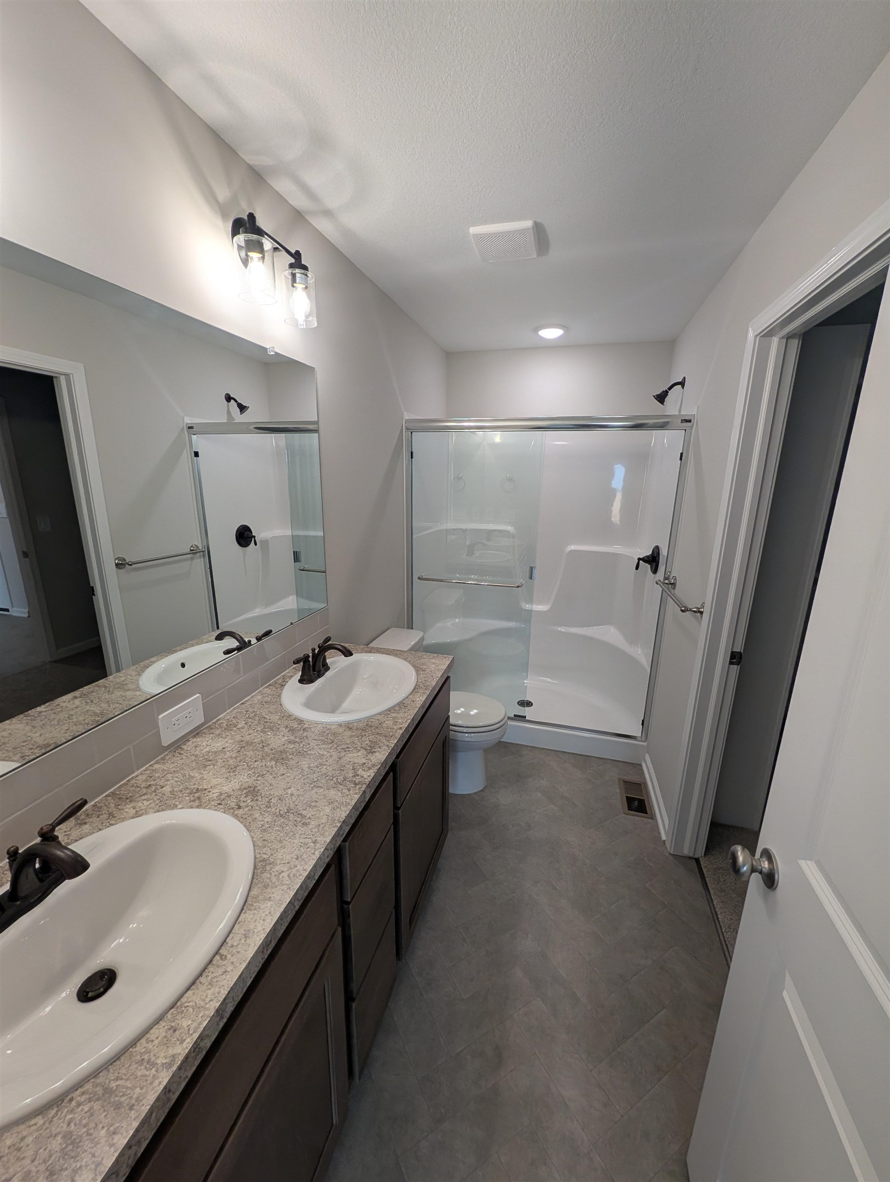 230 Summer Ct Property Photo 6