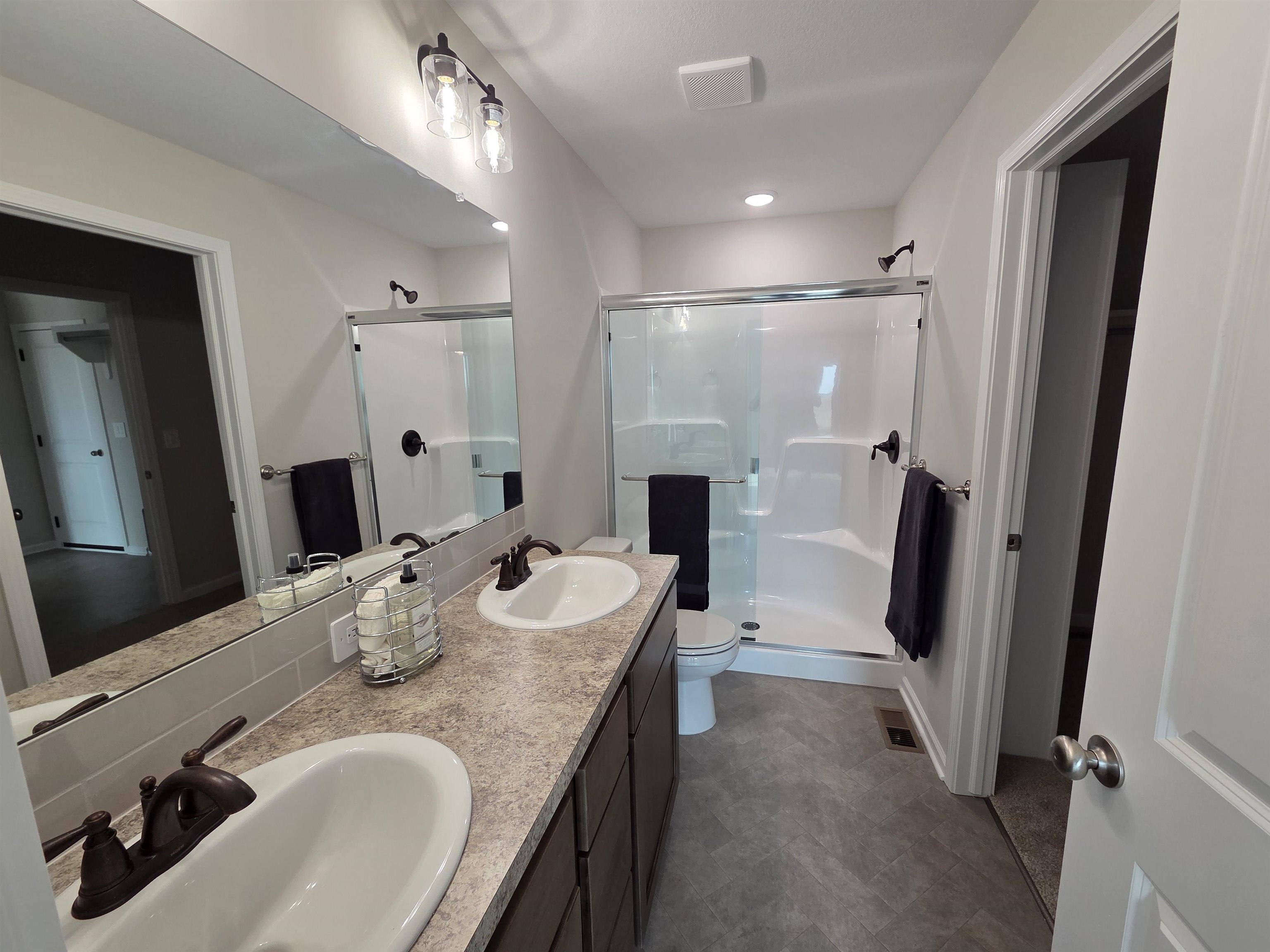 230 Summer Ct Property Photo 8