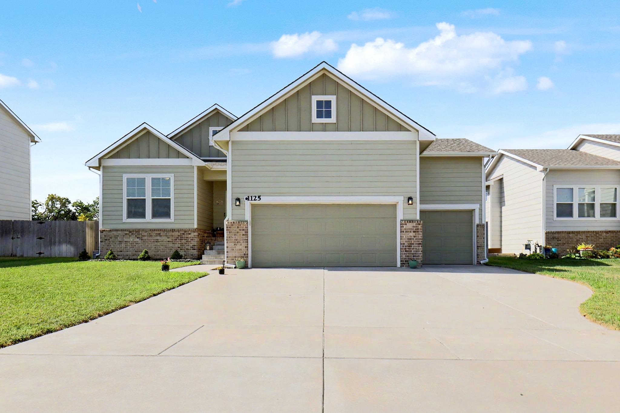 1125 E Prairie Hill Cir Property Photo 1