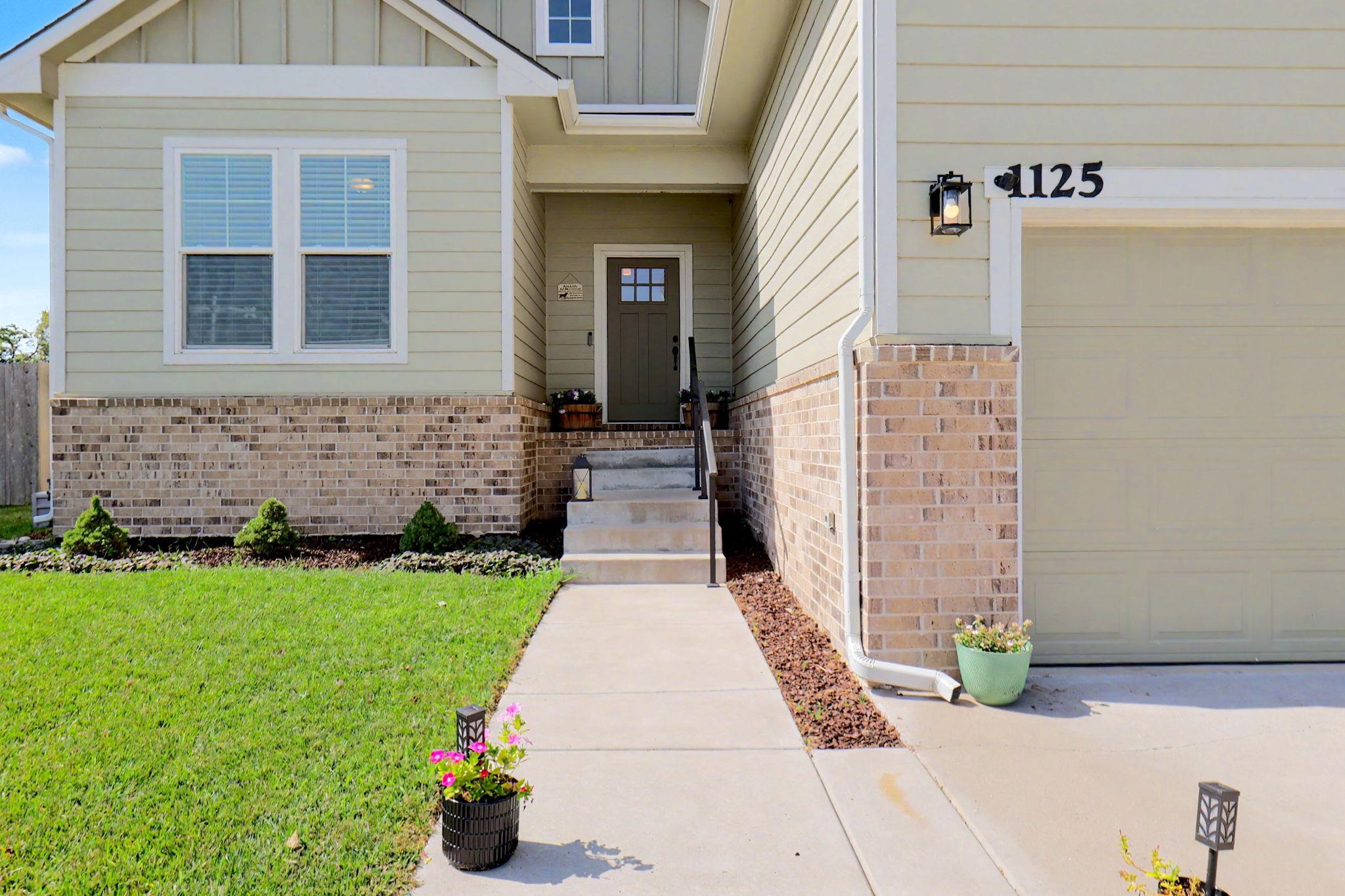 1125 E Prairie Hill Cir Property Photo 3