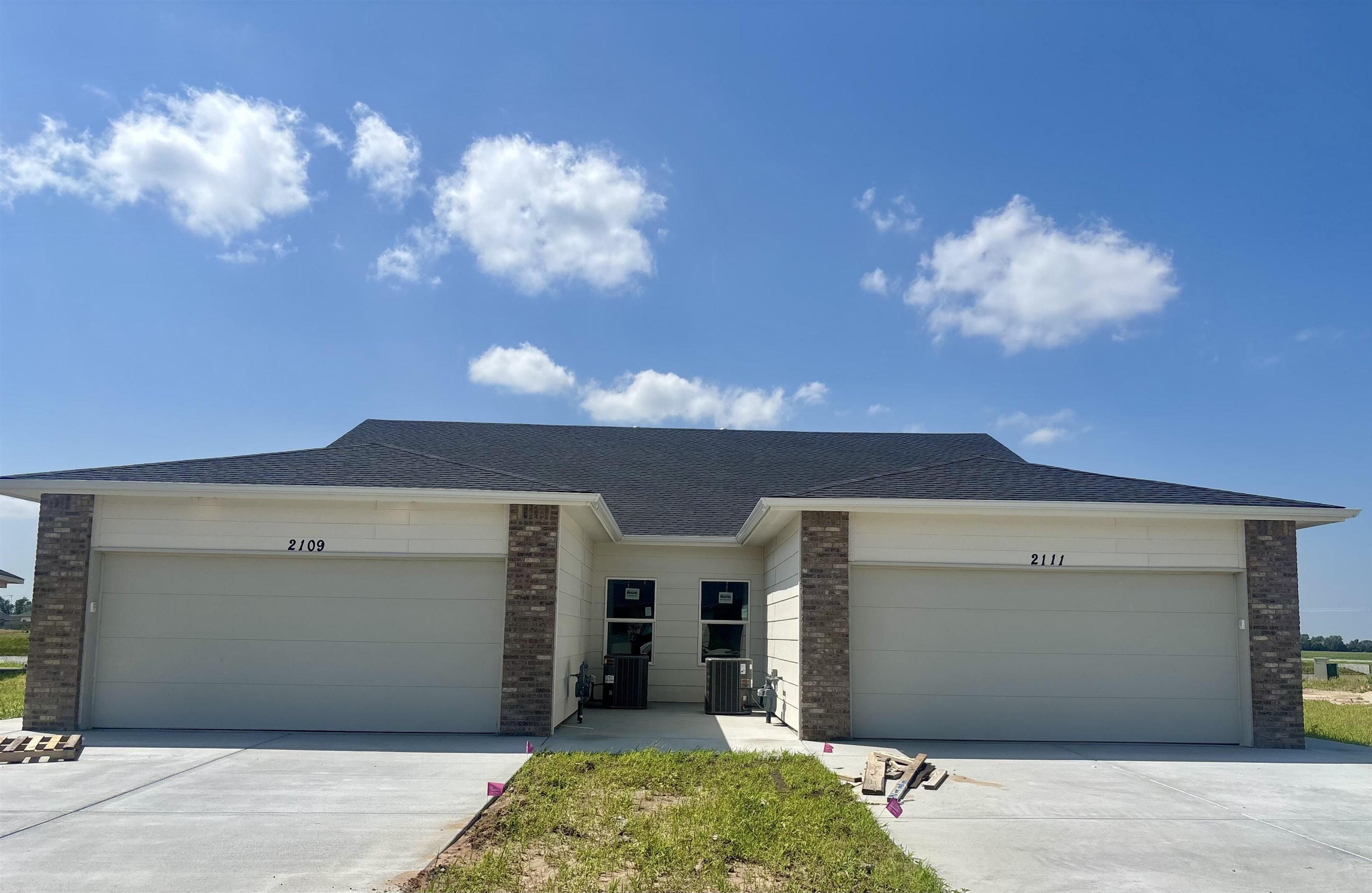 2109-2111 N Melody Ln Property Photo 1