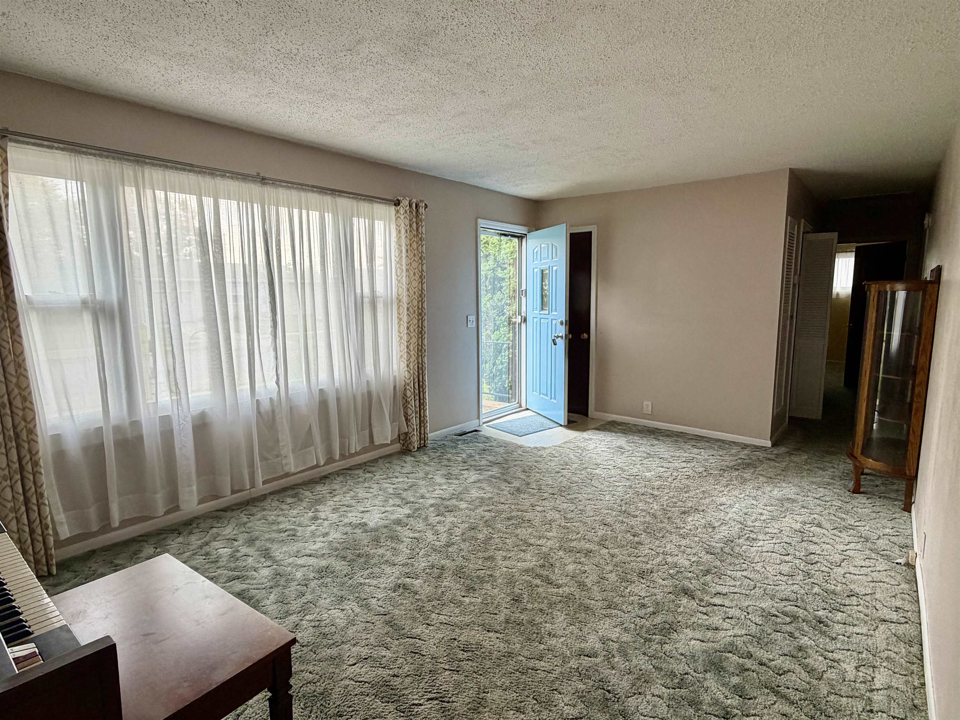 1602 Hickory Property Photo 4