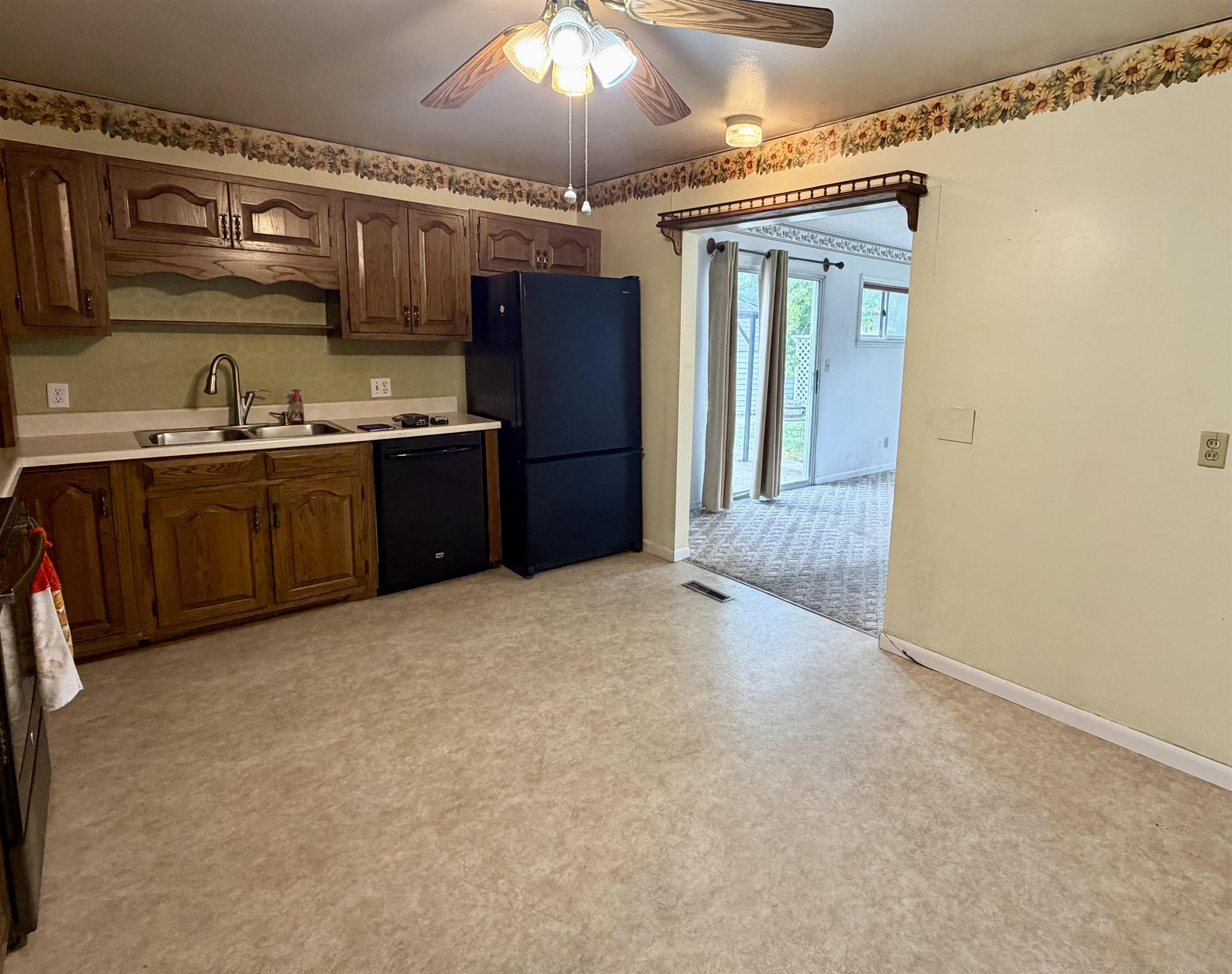 1602 Hickory Property Photo 5