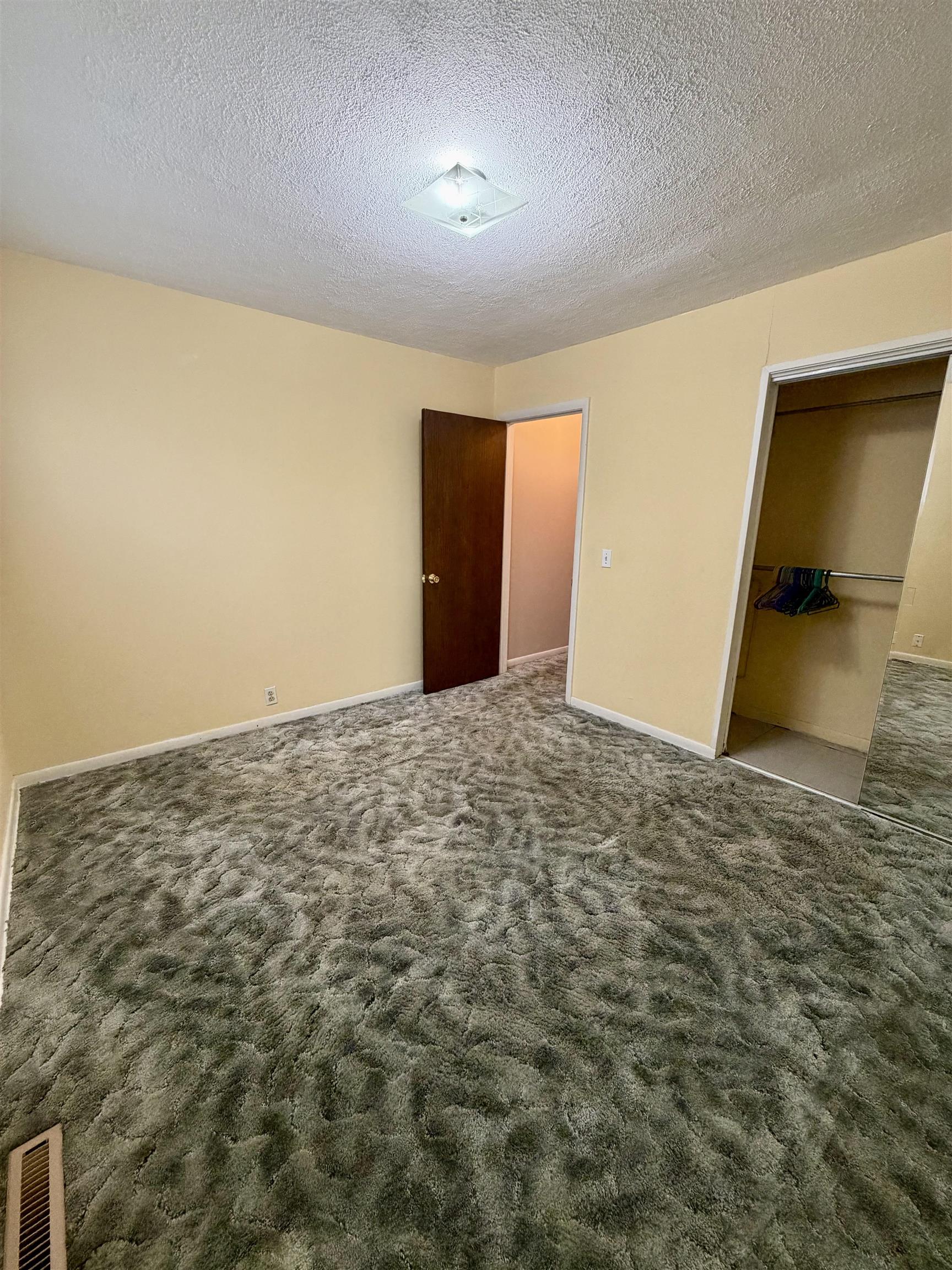 1602 Hickory Property Photo 14