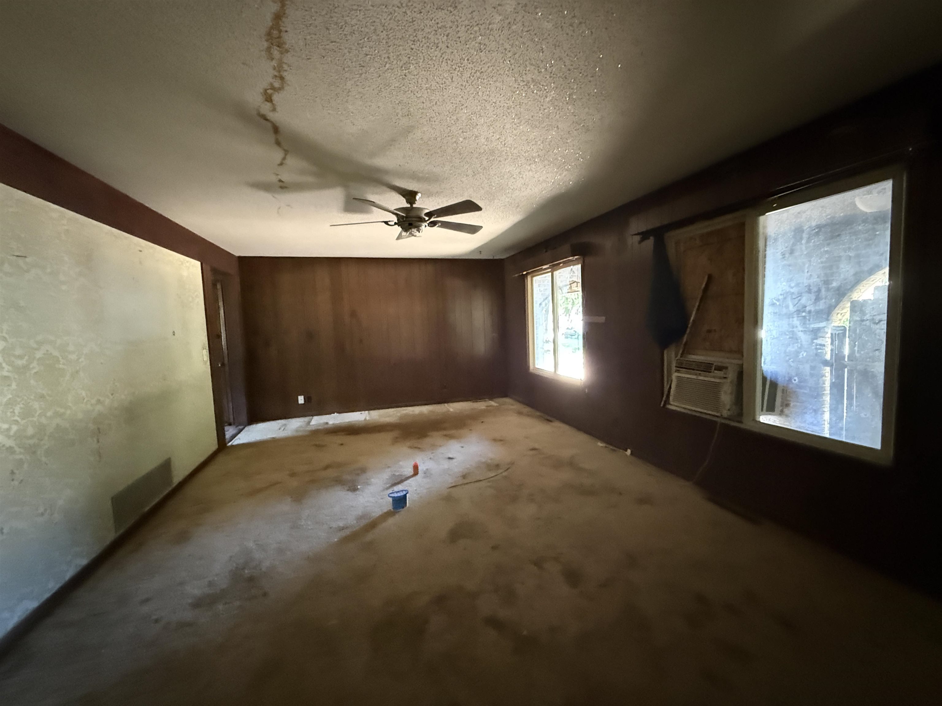 1319 Joyce St Property Photo 2