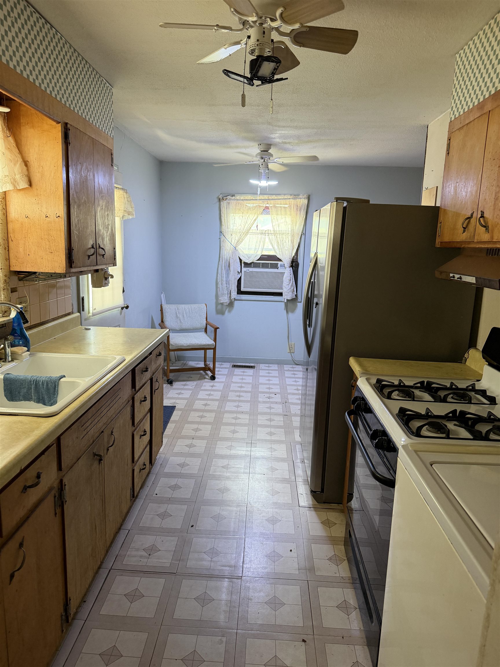 6649 N Randall Property Photo 6