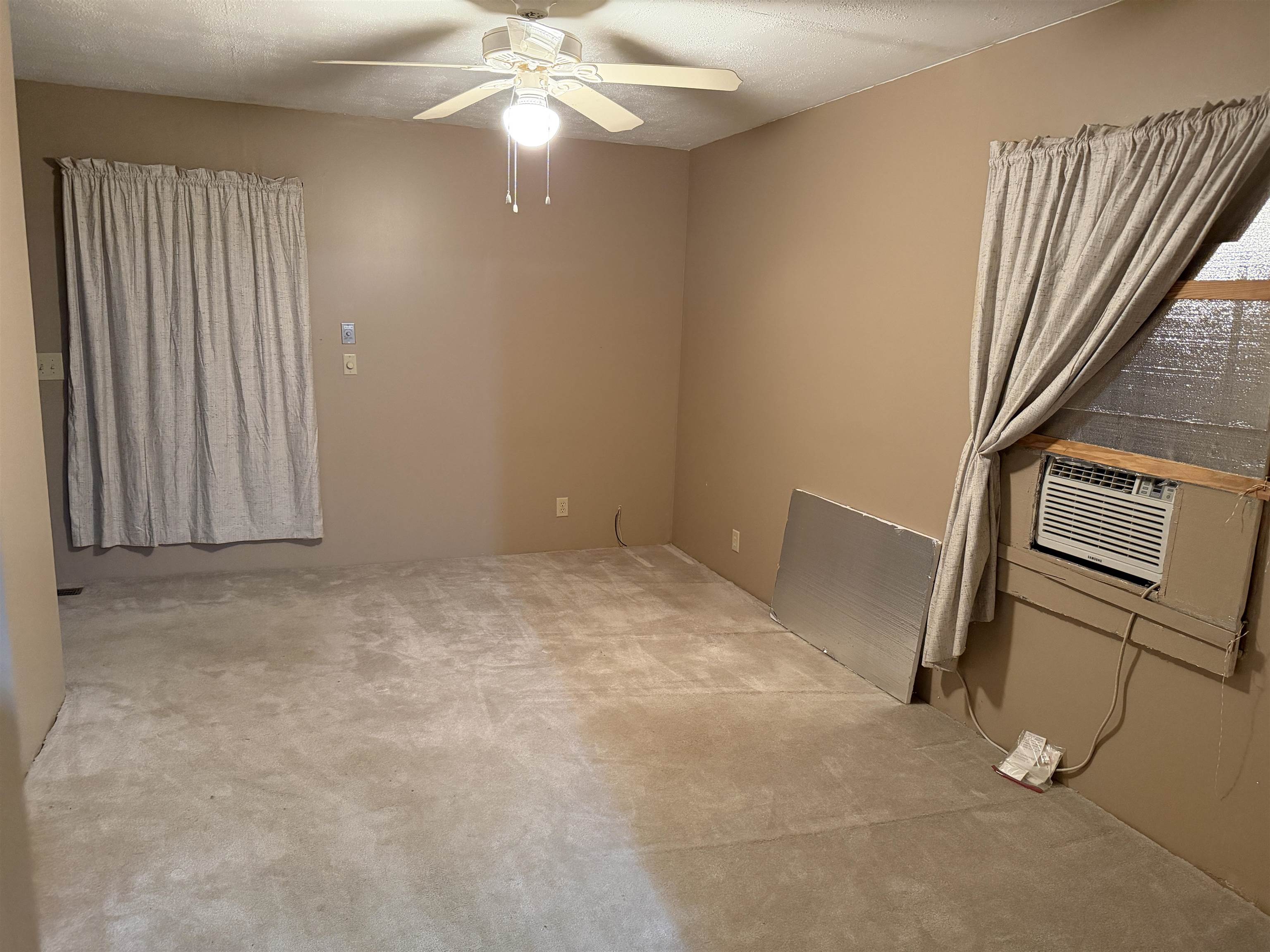 6649 N Randall Property Photo 7