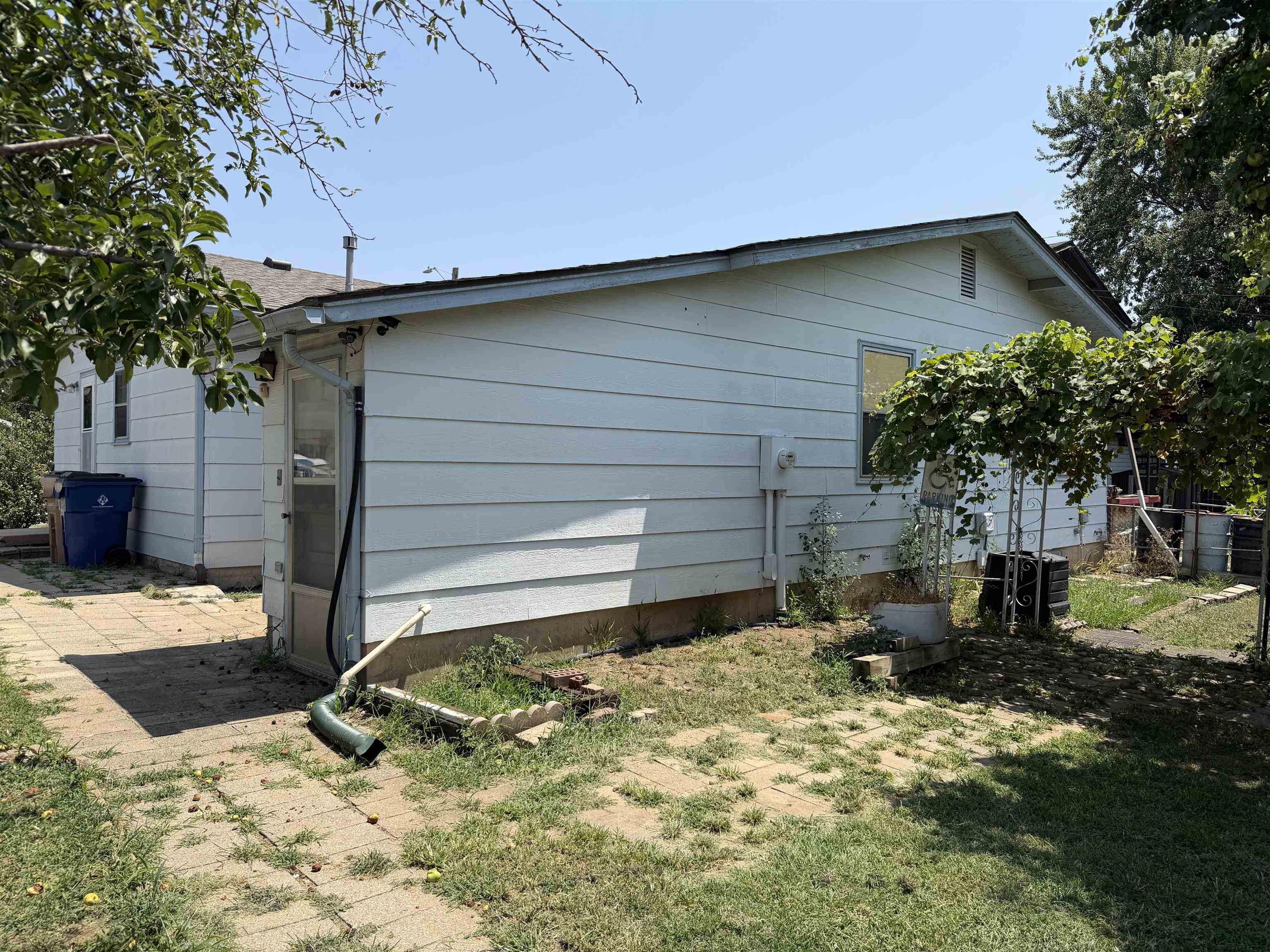 6649 N Randall Property Photo 14