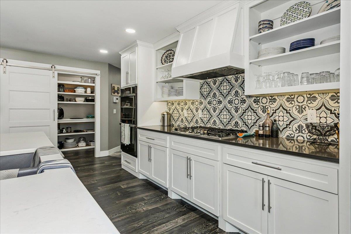 125 Post Oak Property Photo 11